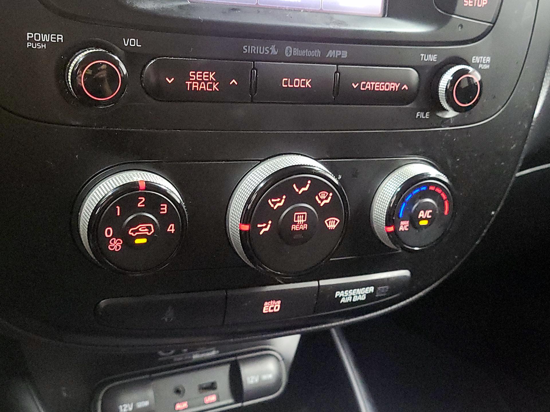 Thumbnail: 2015 Kia Soul - 15