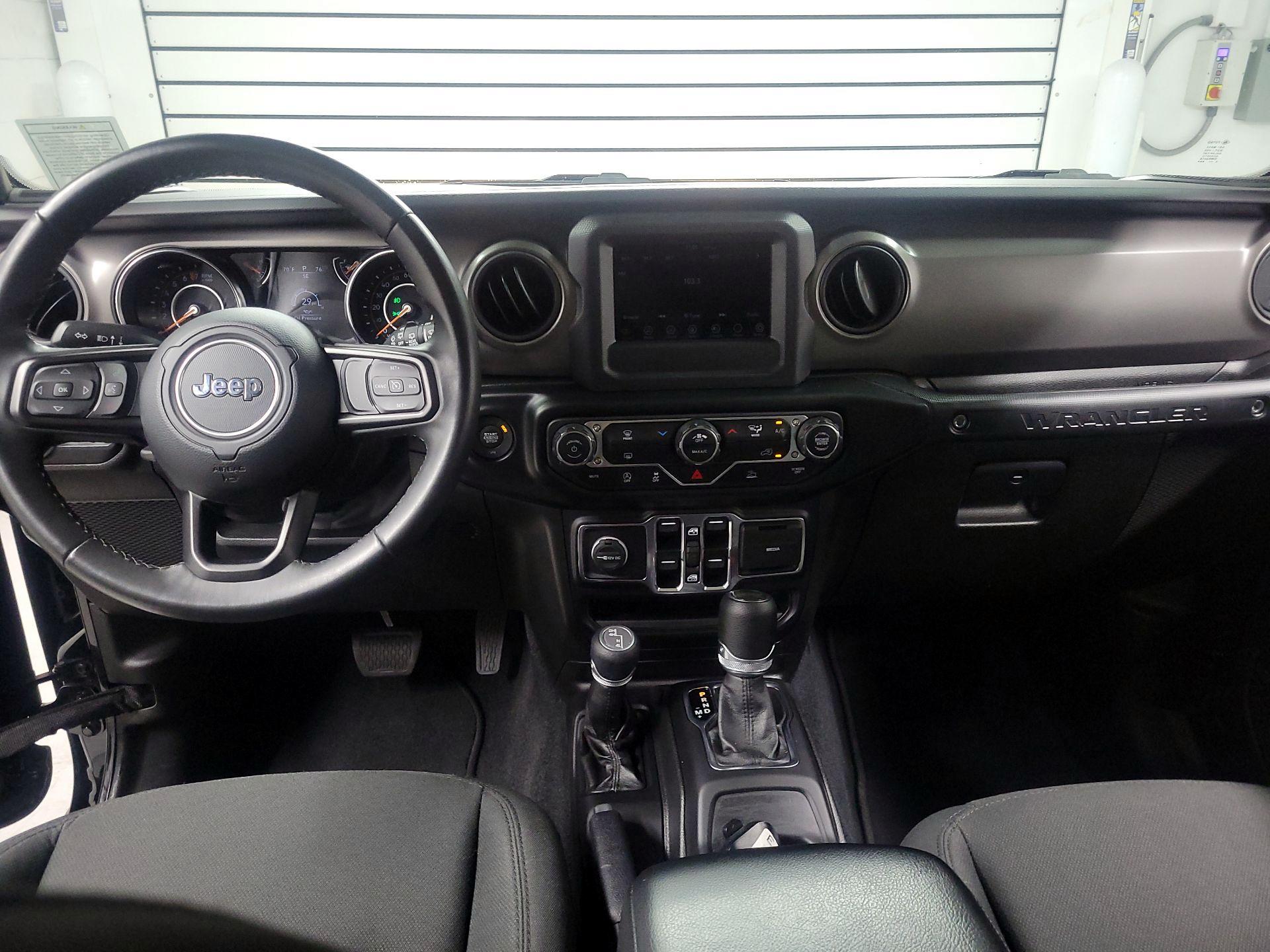 Thumbnail: 2022 Jeep Wrangler - 9