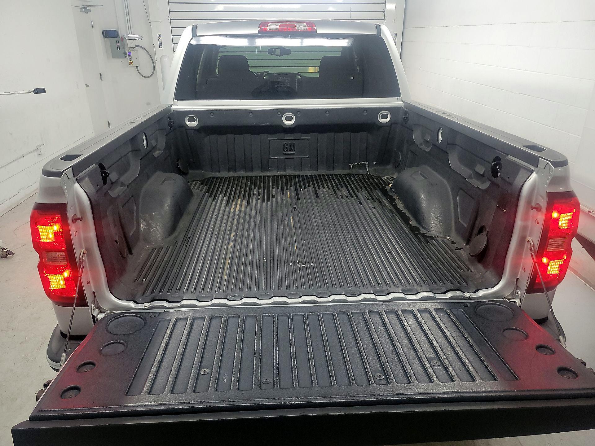 Thumbnail: 2015 Chevrolet Silverado 1500 - 18
