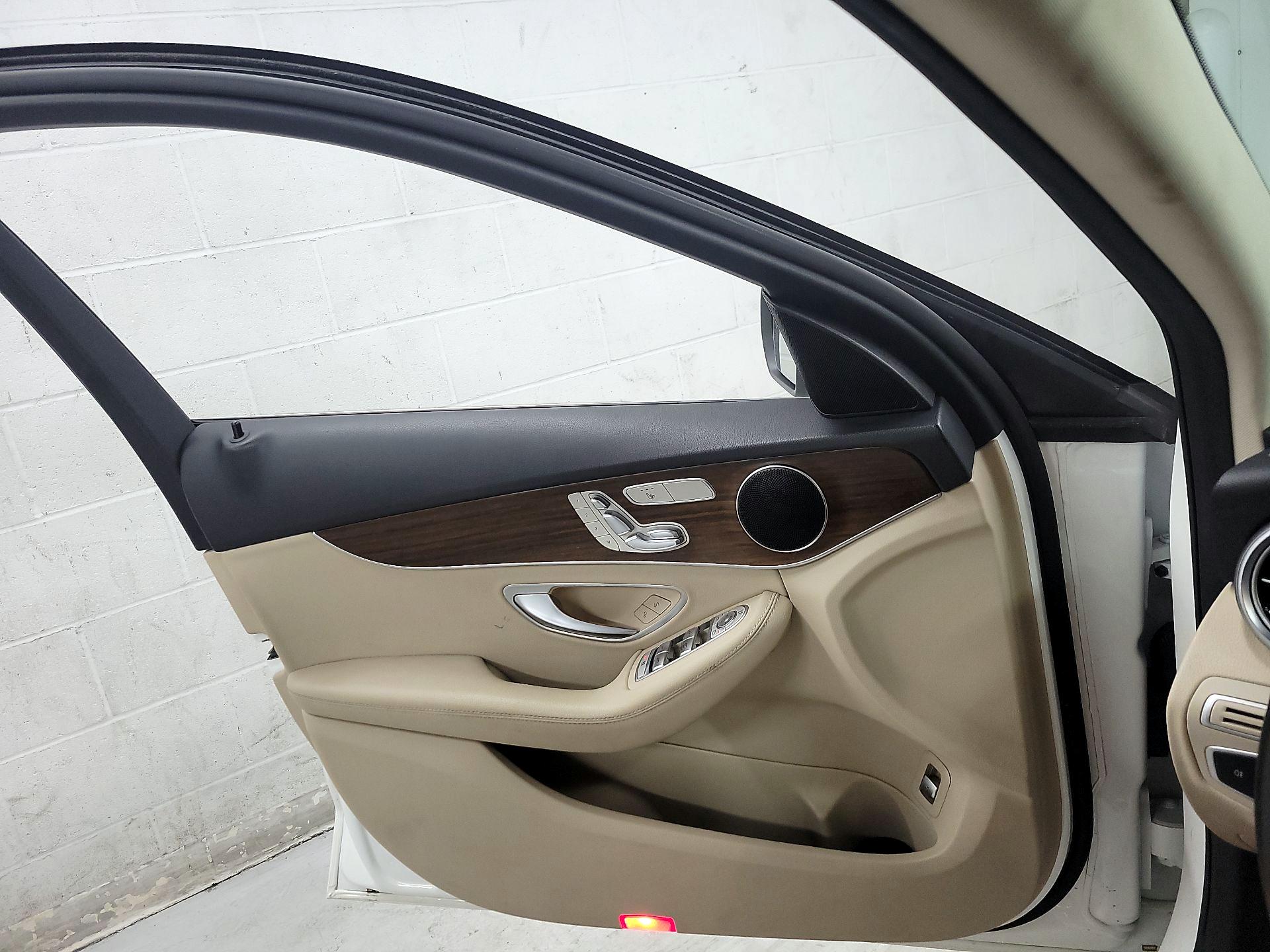 Thumbnail: 2021 Mercedes-Benz C-Class - 12