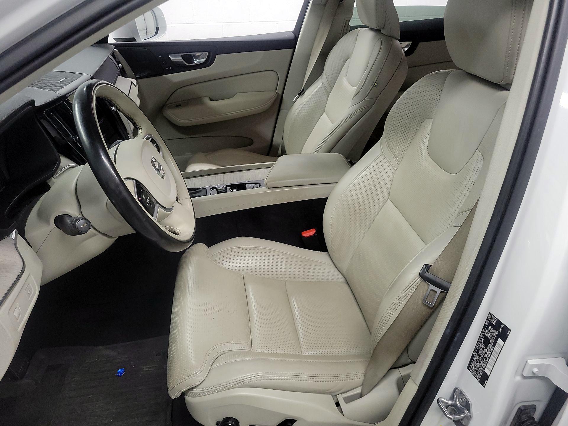 Thumbnail: 2021 Volvo XC60 - 11