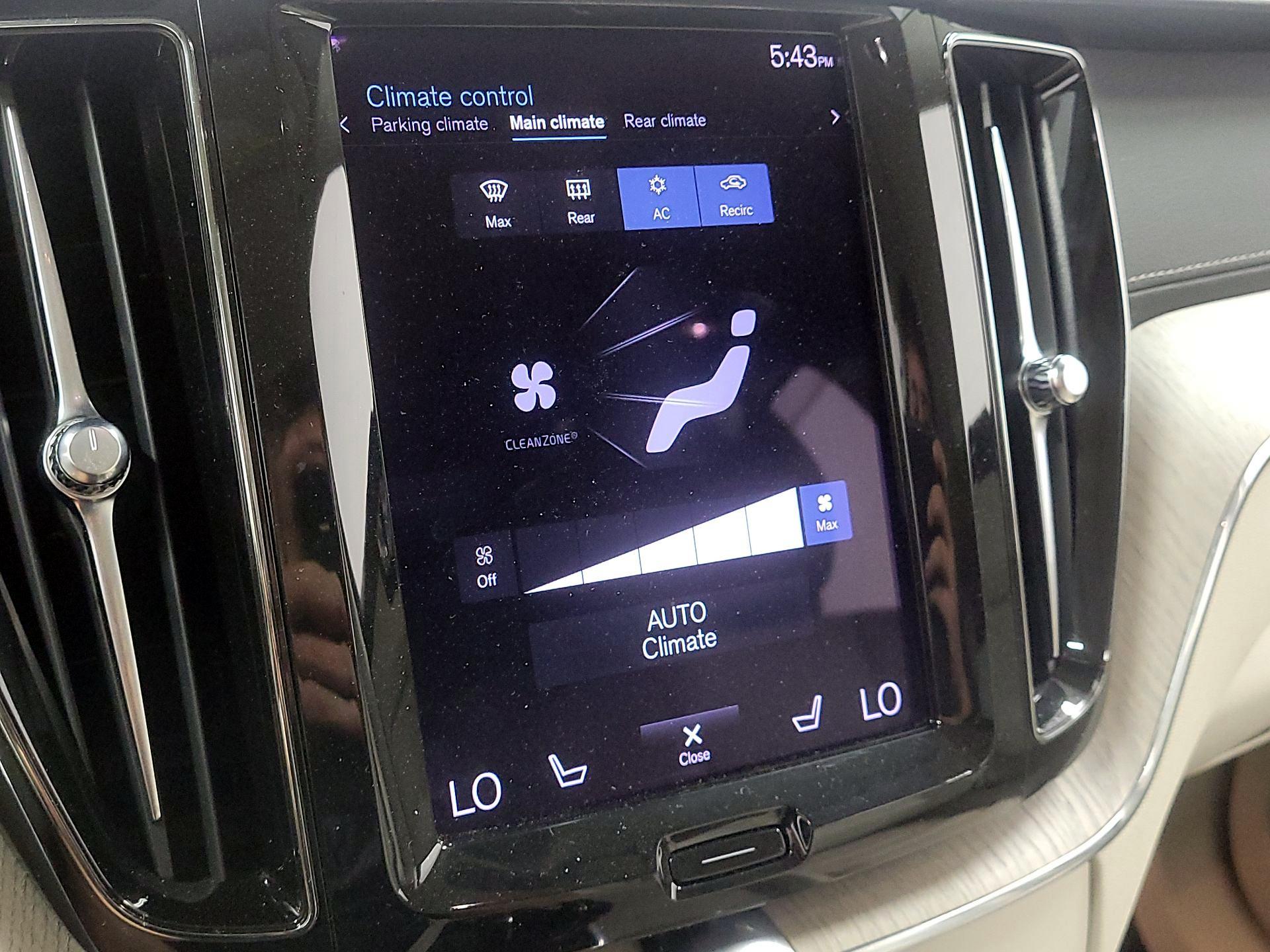 Thumbnail: 2021 Volvo XC60 - 14