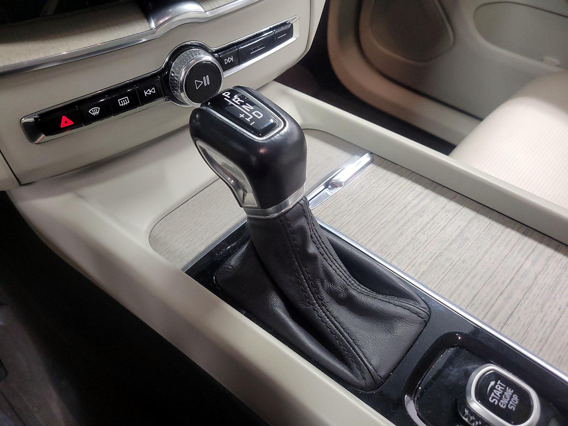 Thumbnail: 2021 Volvo XC60 - 15