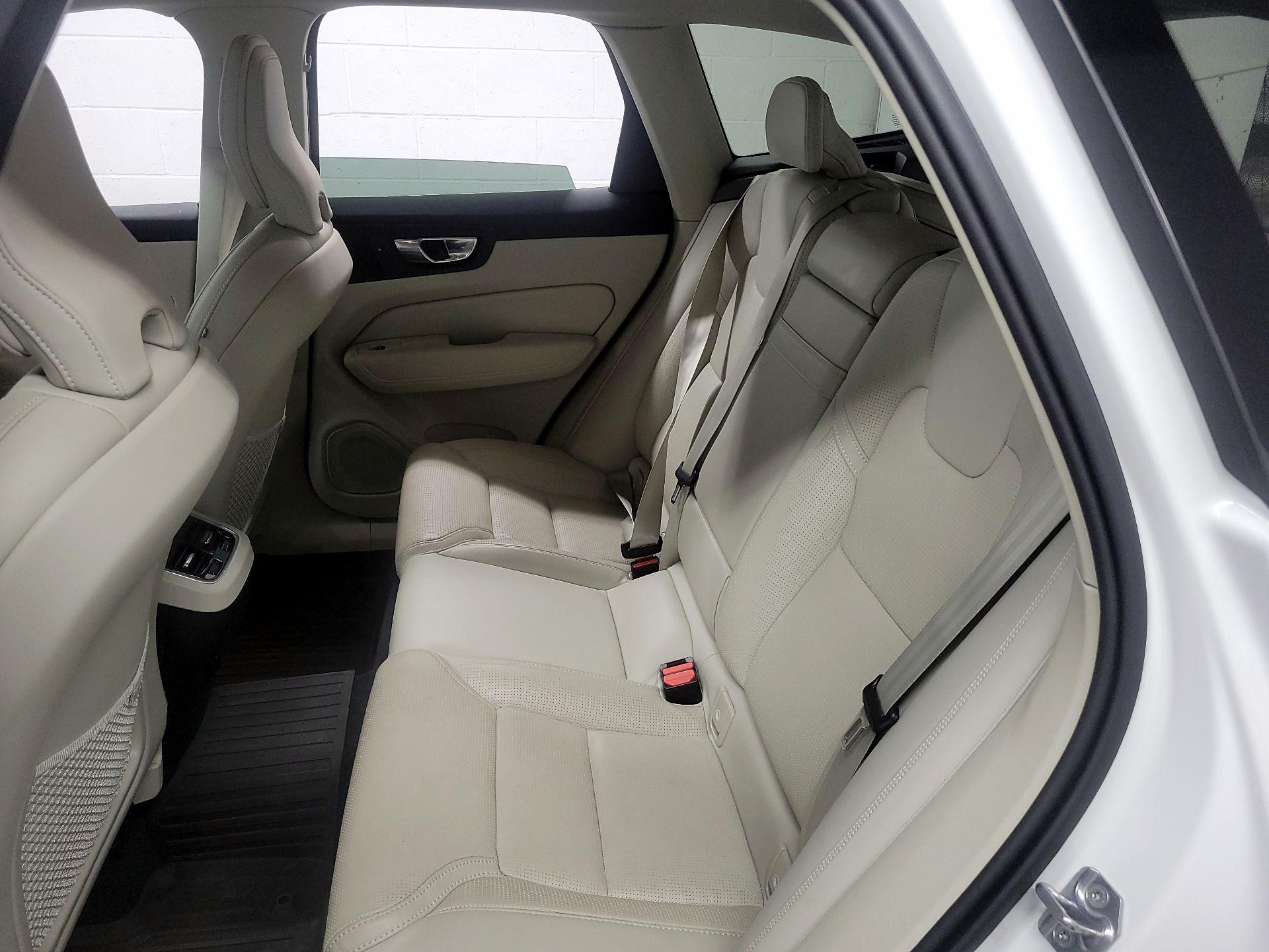 Thumbnail: 2021 Volvo XC60 - 16