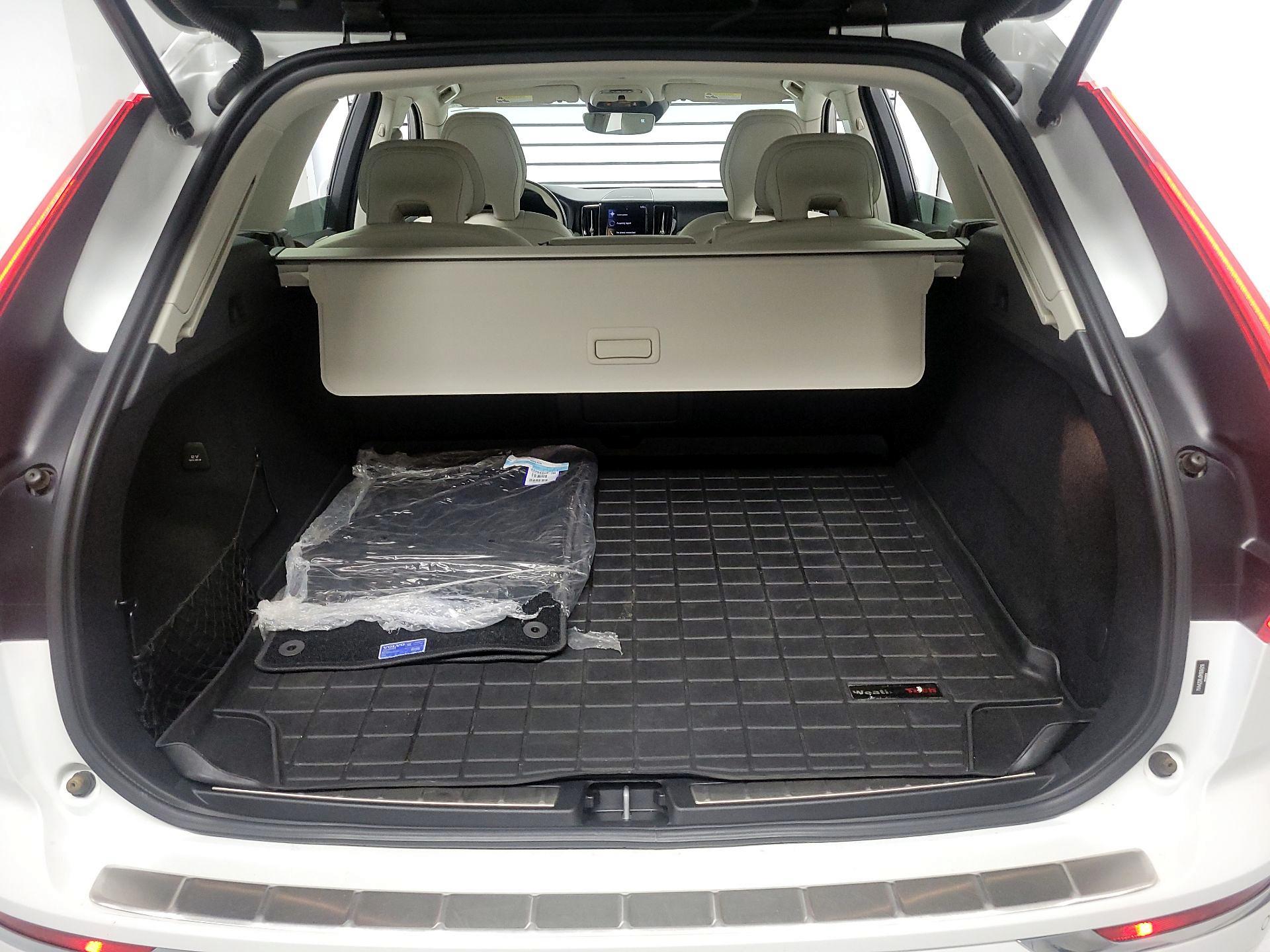 Thumbnail: 2021 Volvo XC60 - 17