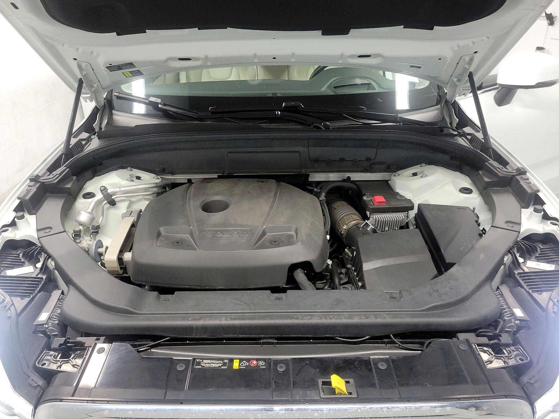 Thumbnail: 2021 Volvo XC60 - 18