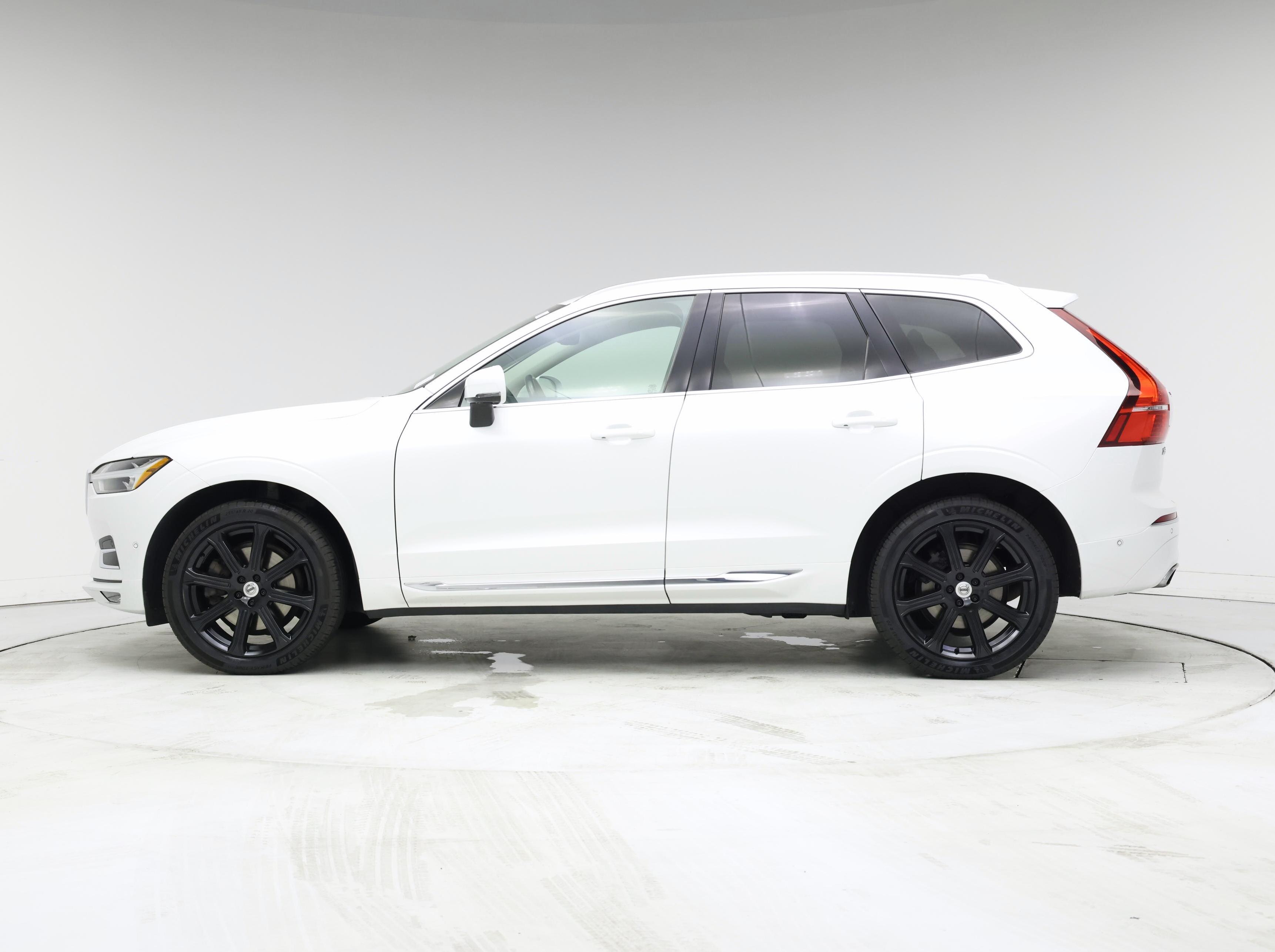 Thumbnail: 2021 Volvo XC60 - 3