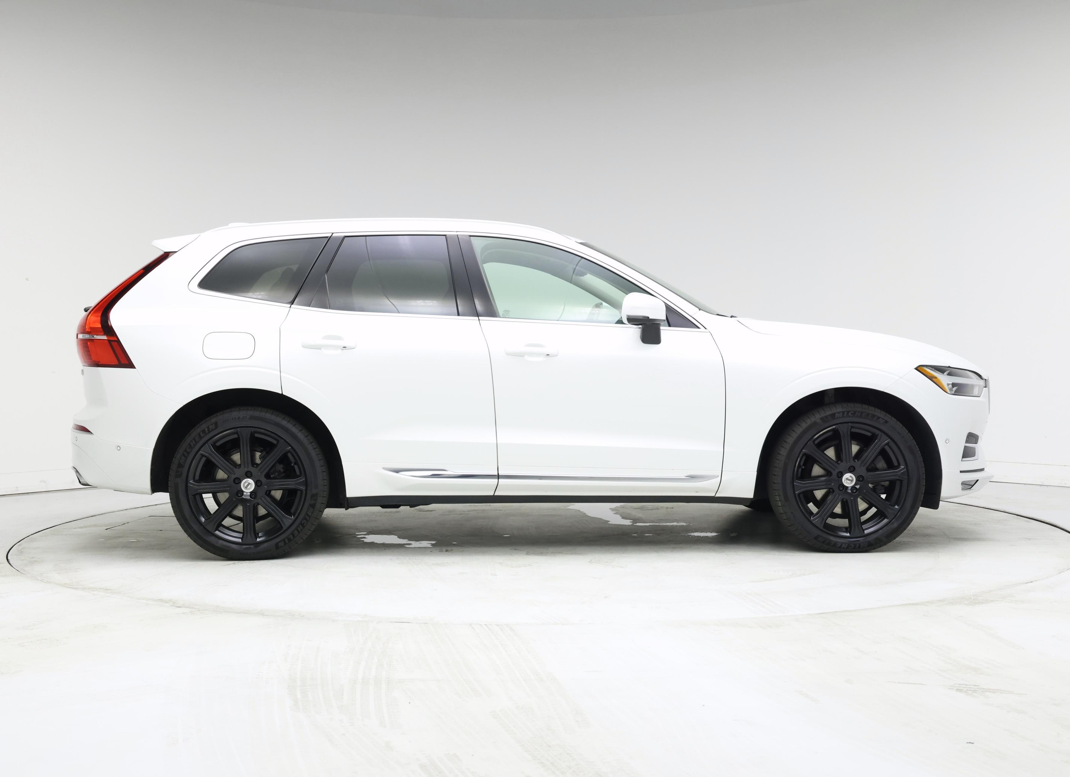 Thumbnail: 2021 Volvo XC60 - 7