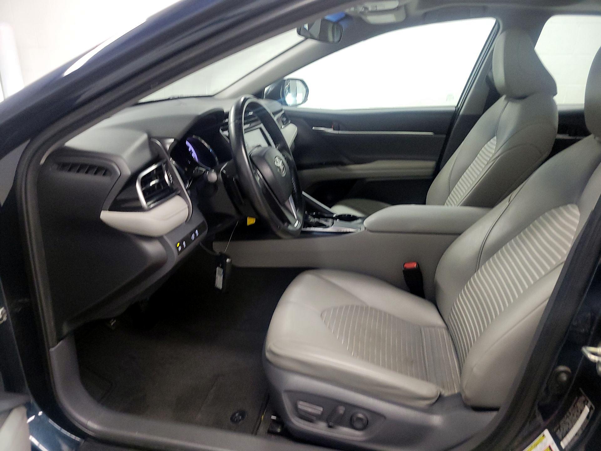 Thumbnail: 2019 Toyota Camry - 11