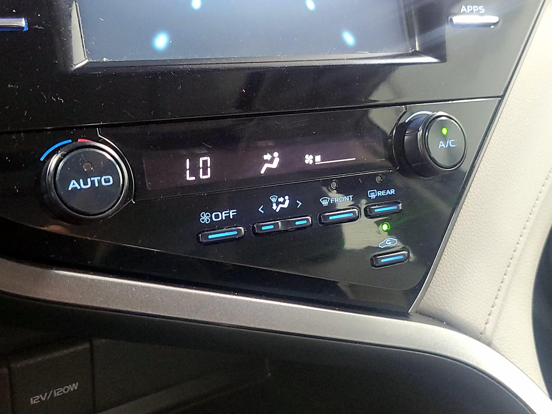 Thumbnail: 2019 Toyota Camry - 14