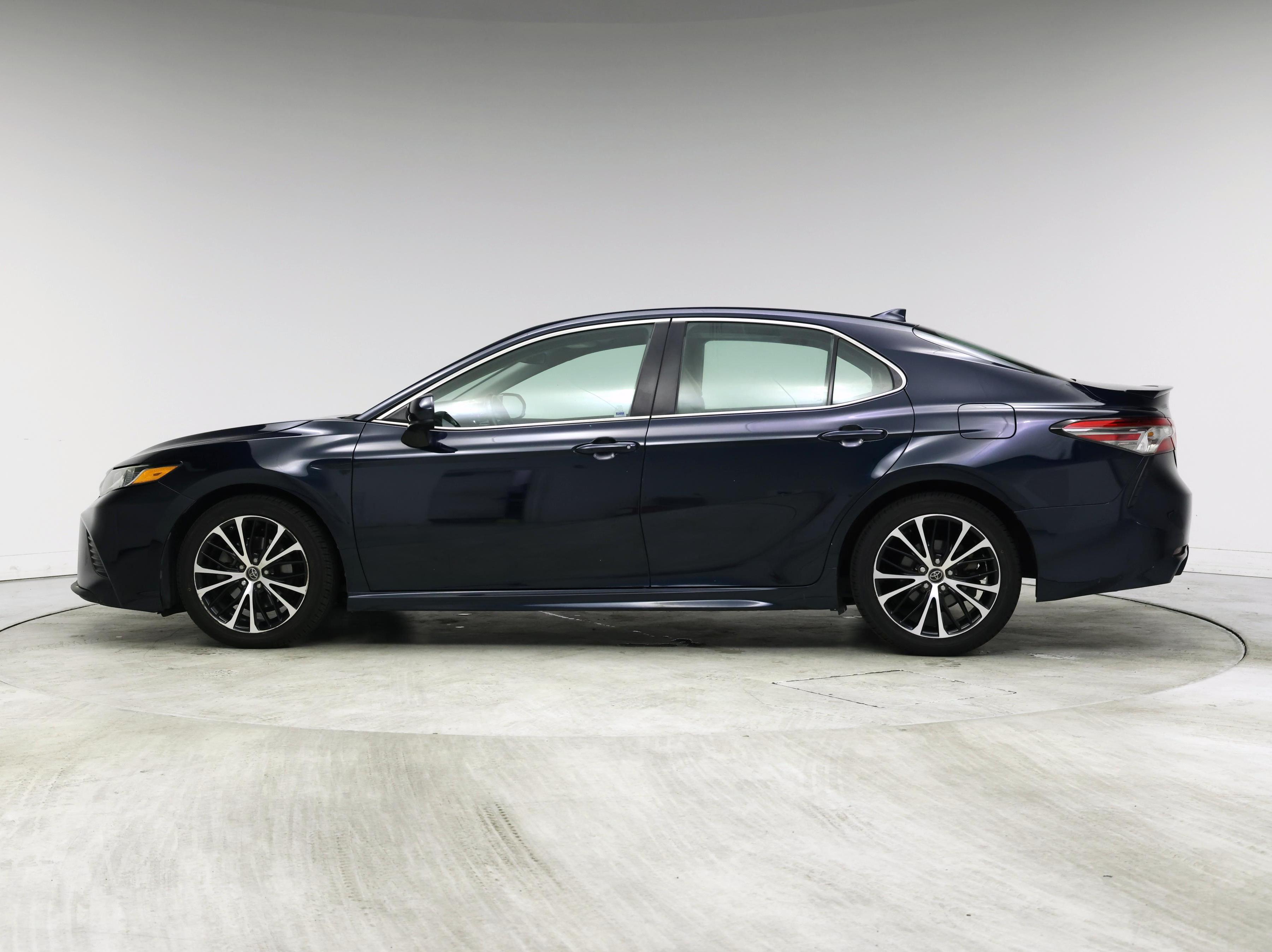 Thumbnail: 2019 Toyota Camry - 3