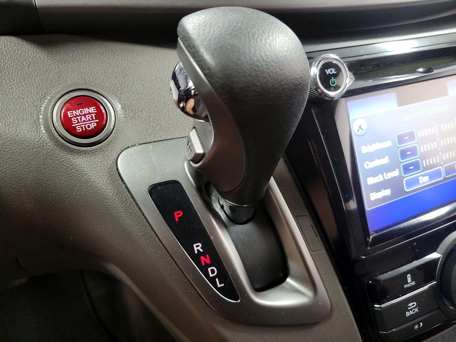 Thumbnail: 2015 Honda Odyssey - 16