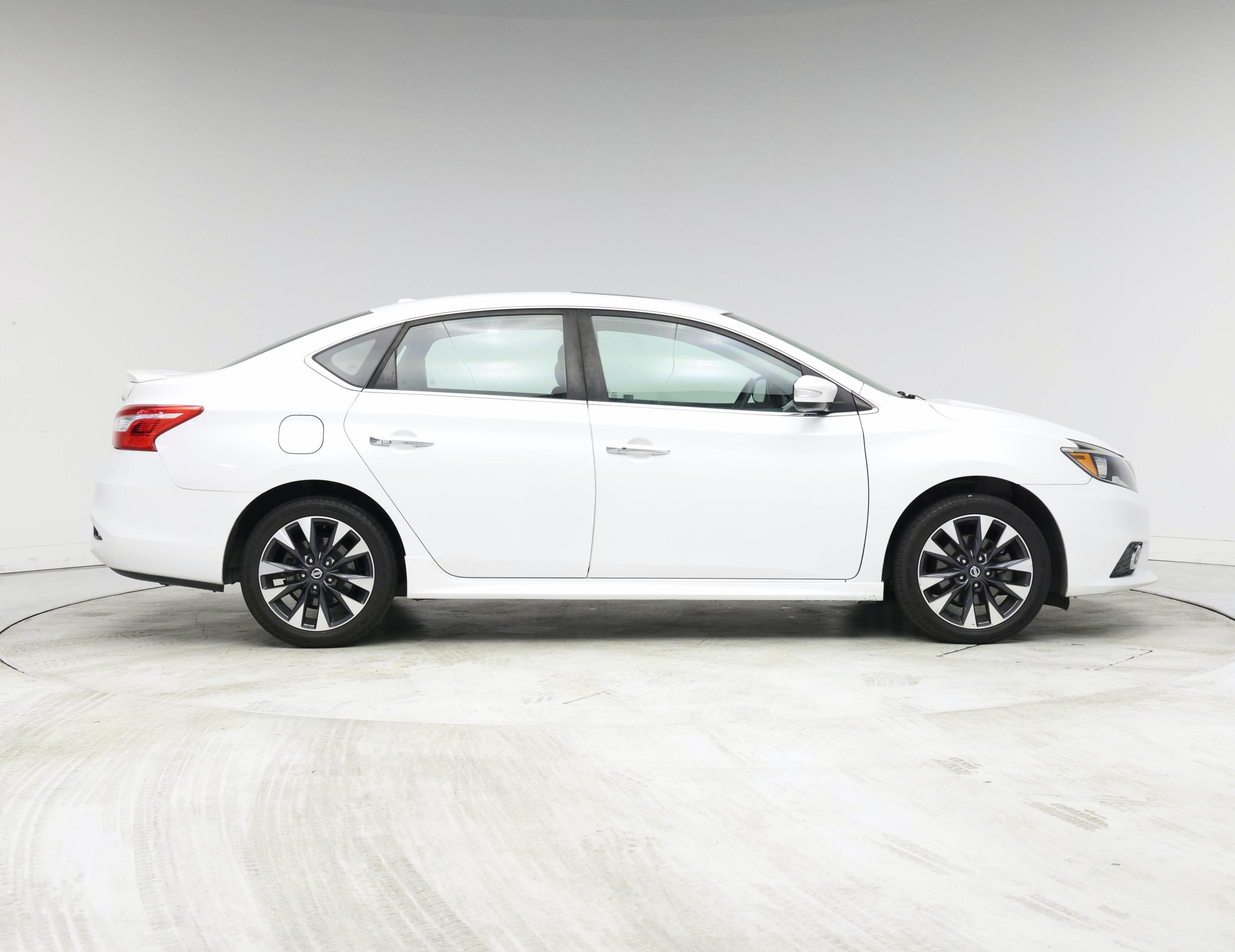 Thumbnail: 2017 Nissan Sentra - 7