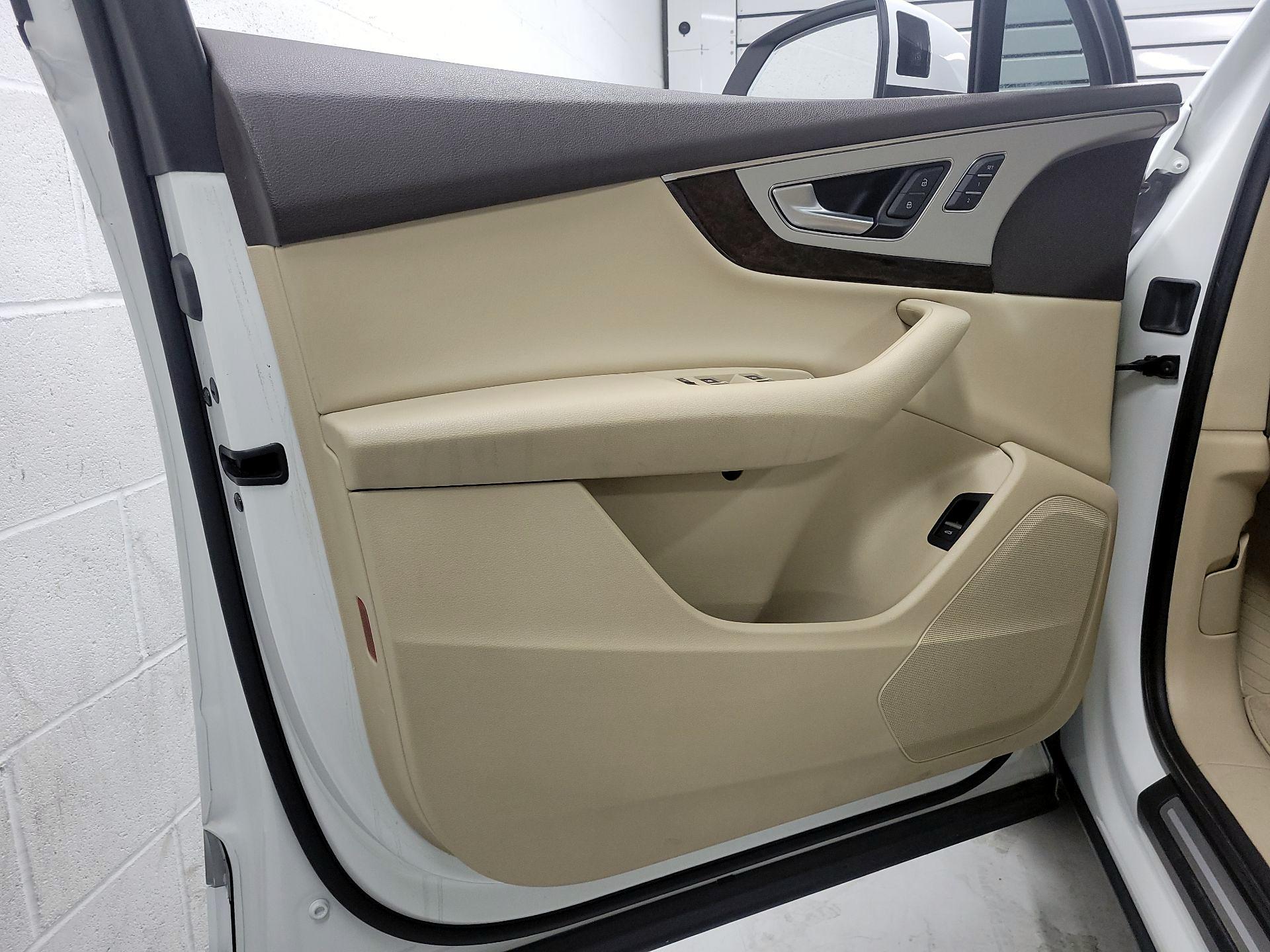 Thumbnail: 2019 Audi Q7 - 12