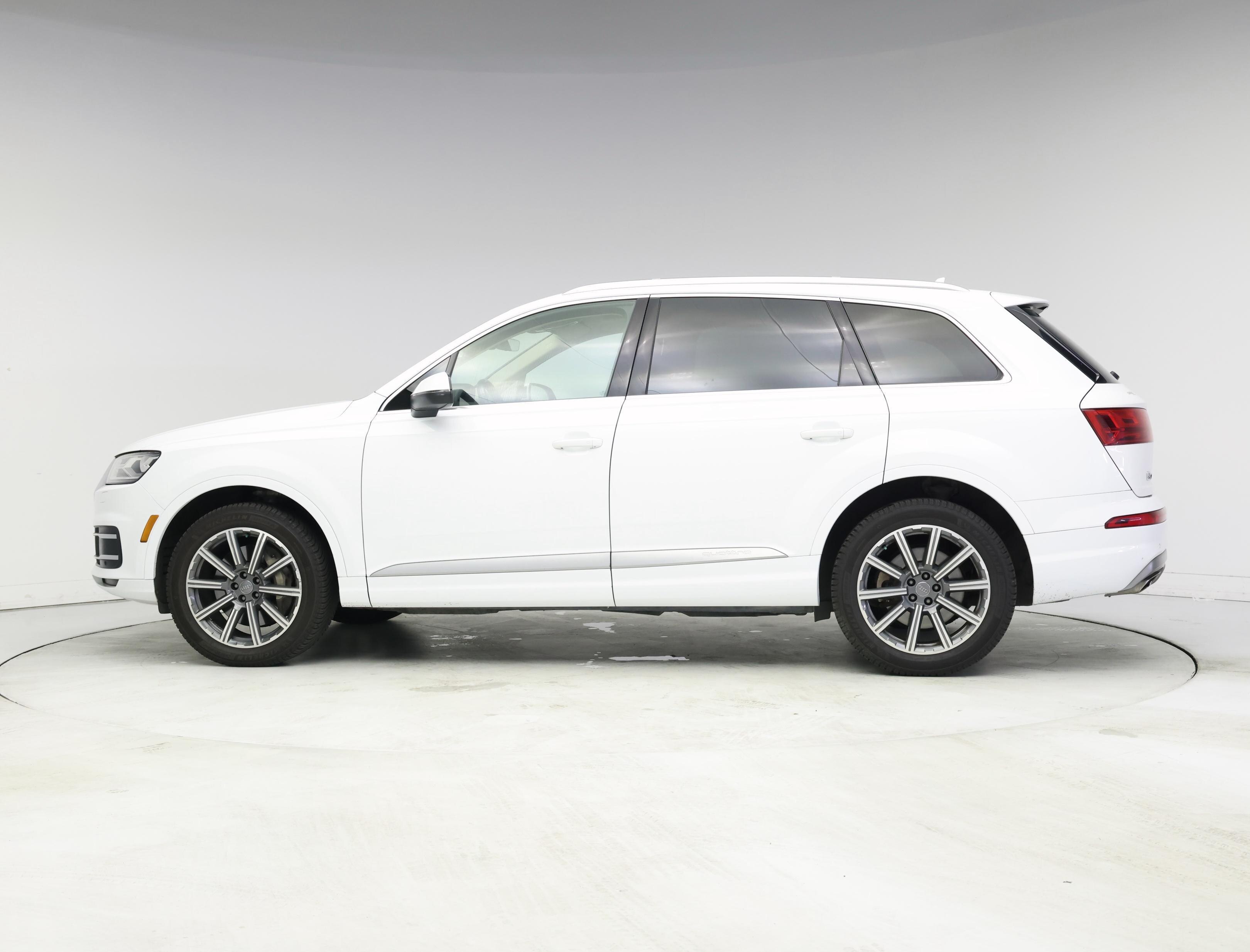Thumbnail: 2019 Audi Q7 - 3