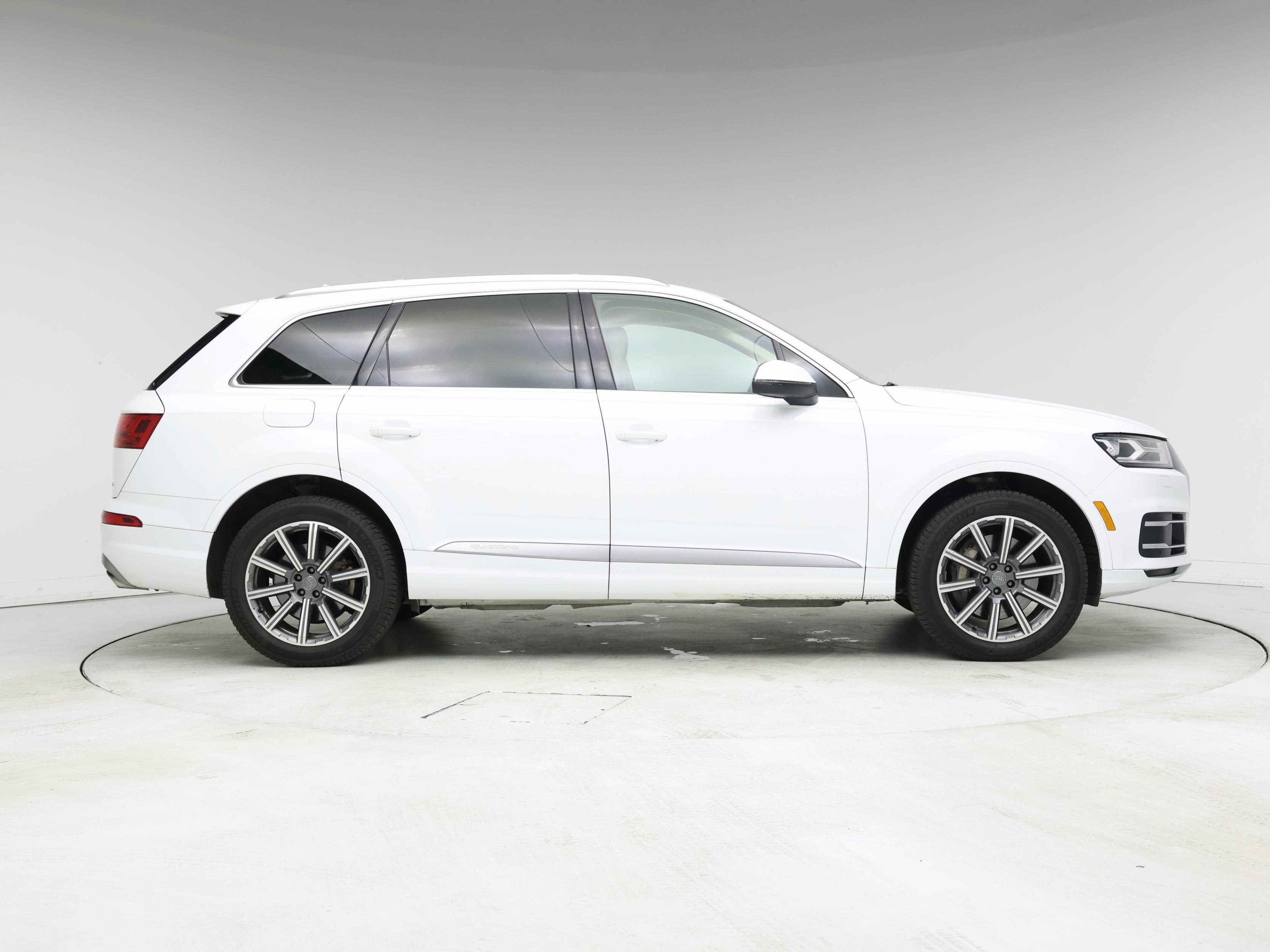 Thumbnail: 2019 Audi Q7 - 7