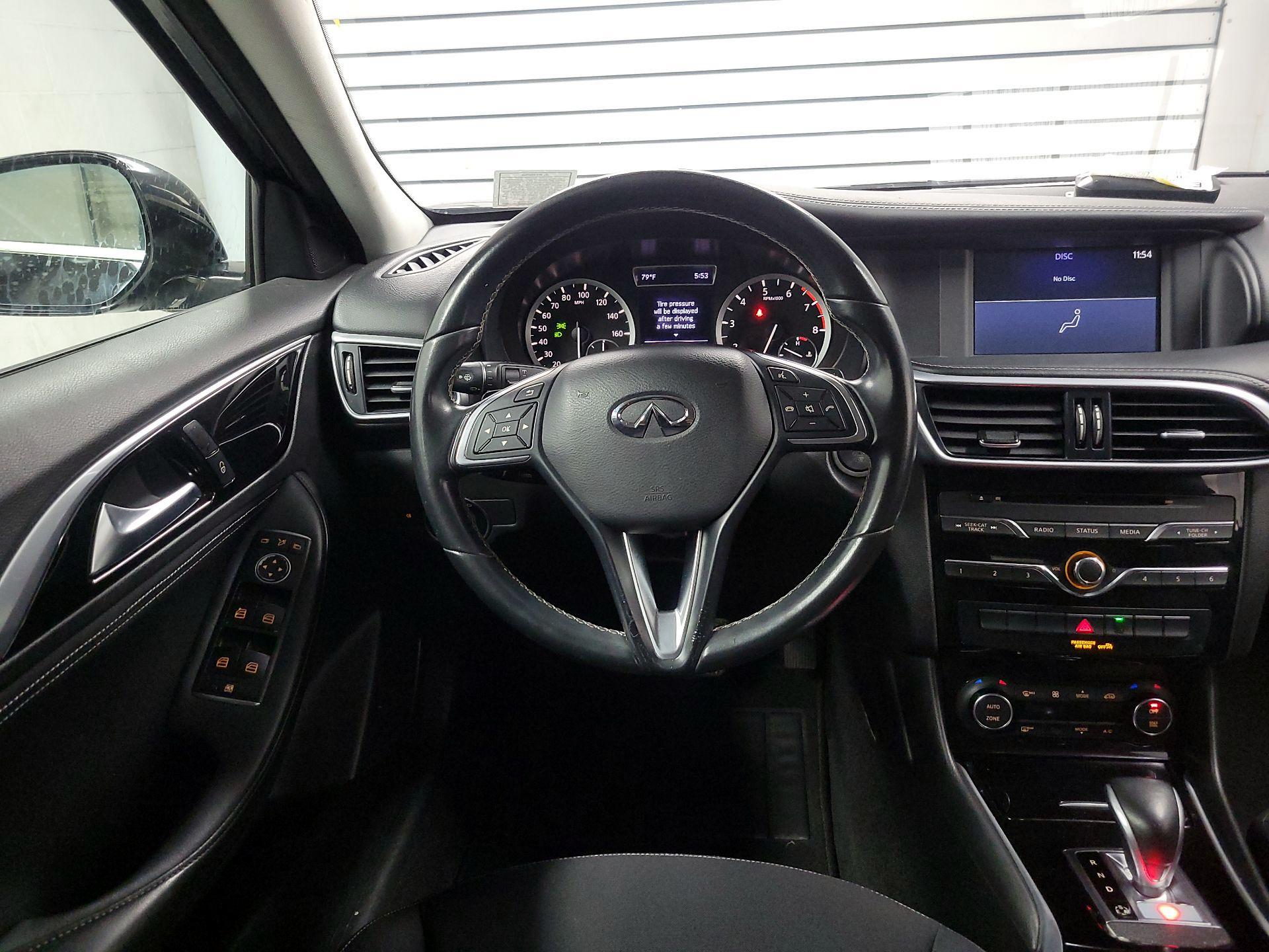 Thumbnail: 2018 INFINITI QX30 - 10