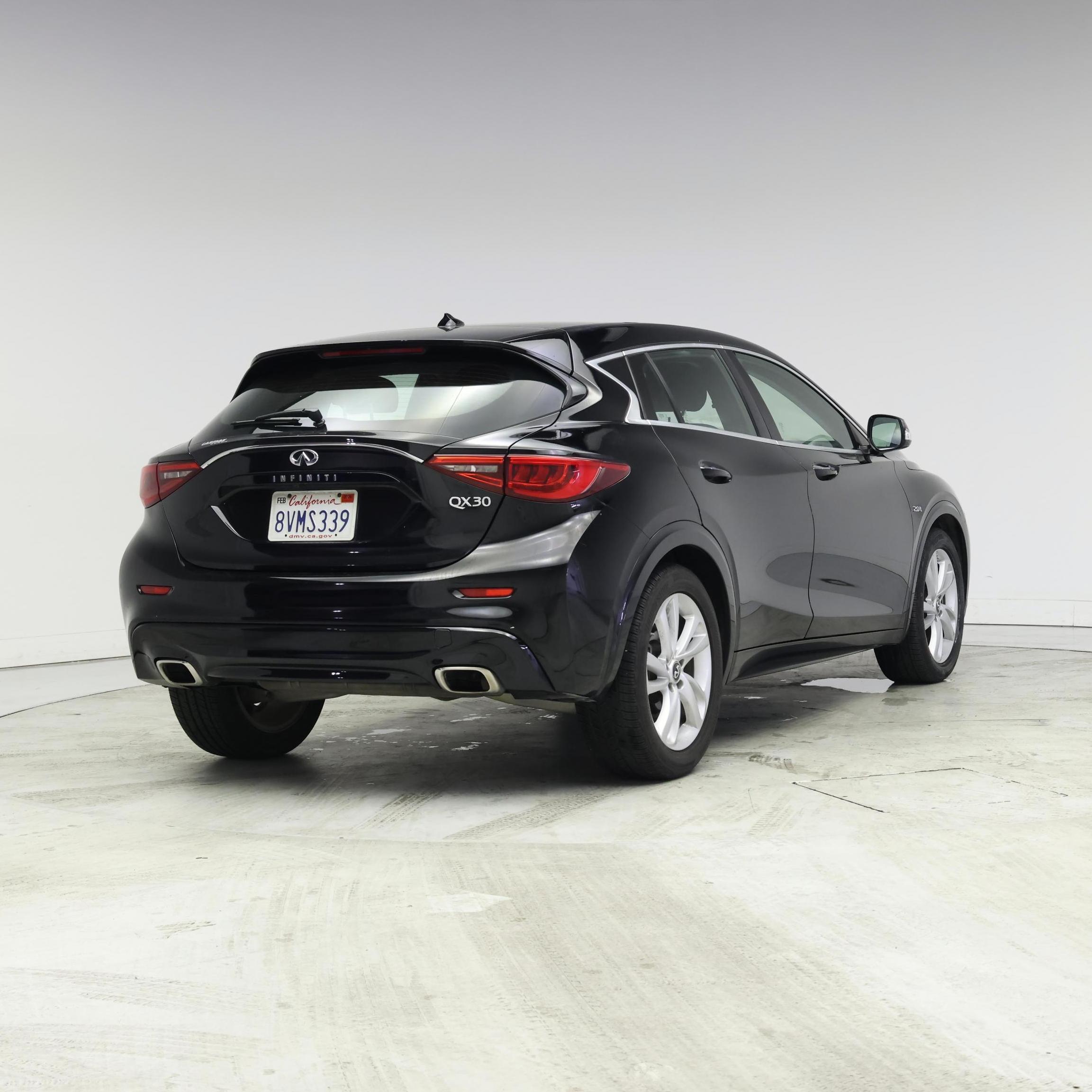 Thumbnail: 2018 INFINITI QX30 - 8