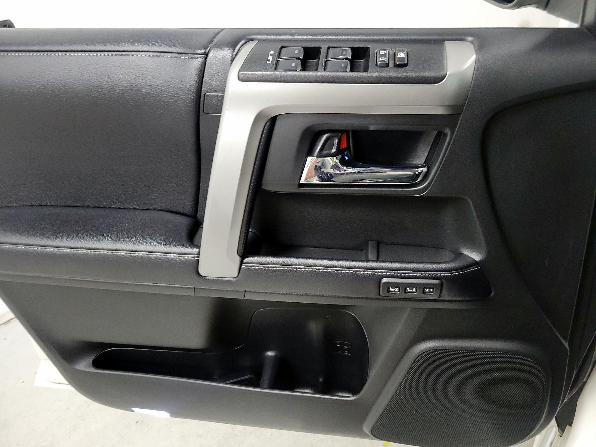 Thumbnail: 2019 Toyota 4Runner - 12
