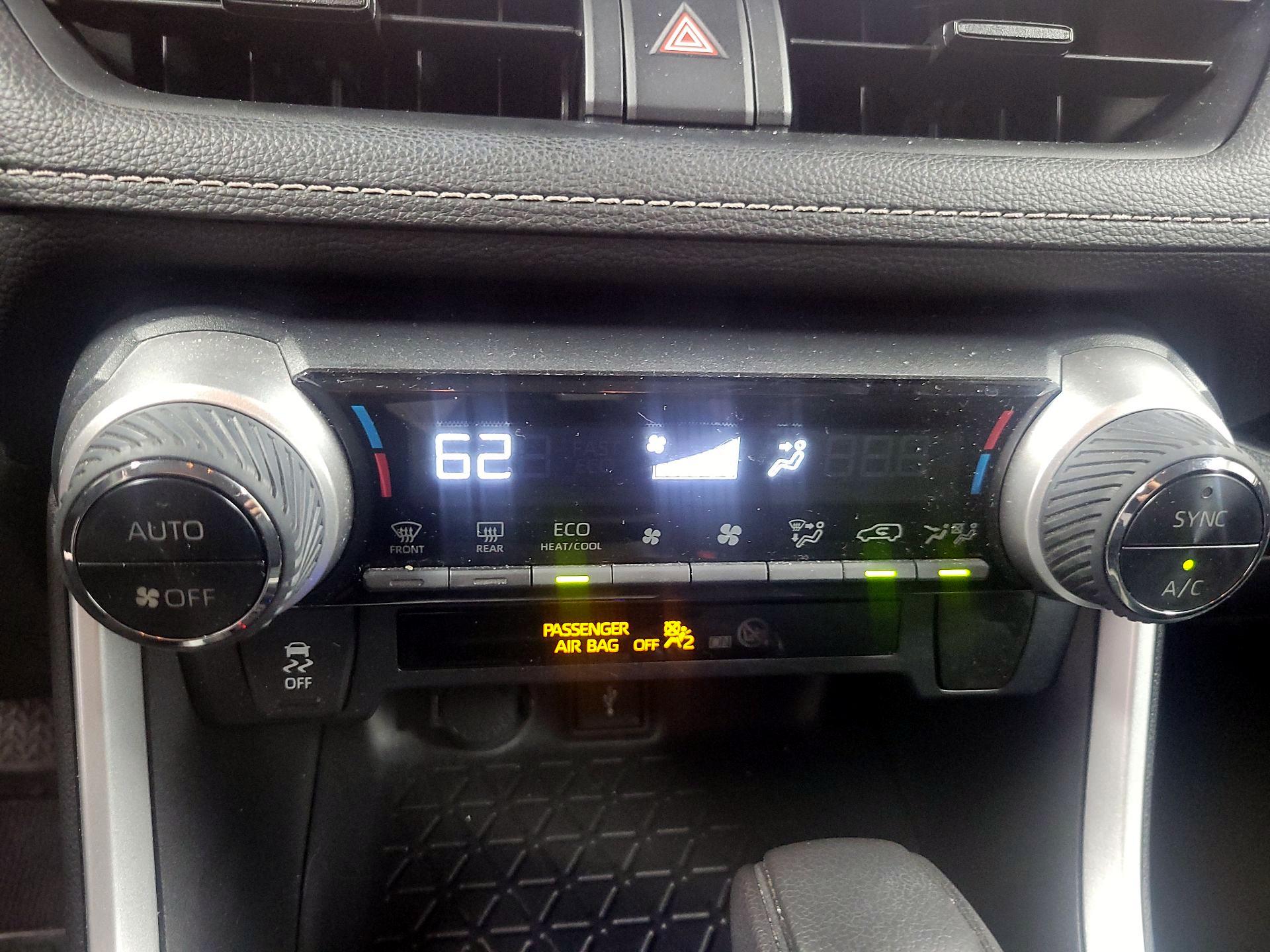 Thumbnail: 2020 Toyota RAV4 - 15