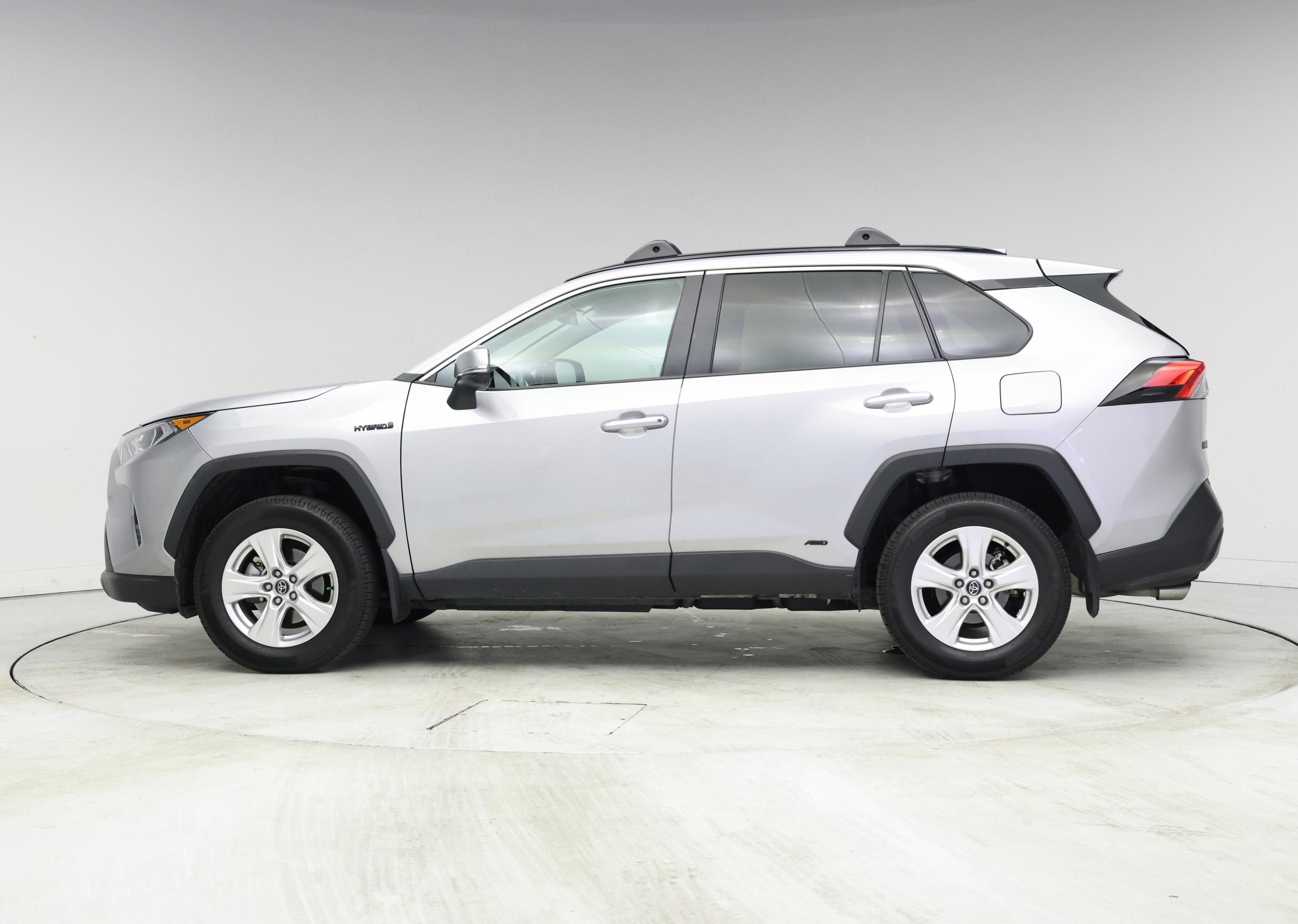 Thumbnail: 2020 Toyota RAV4 - 3