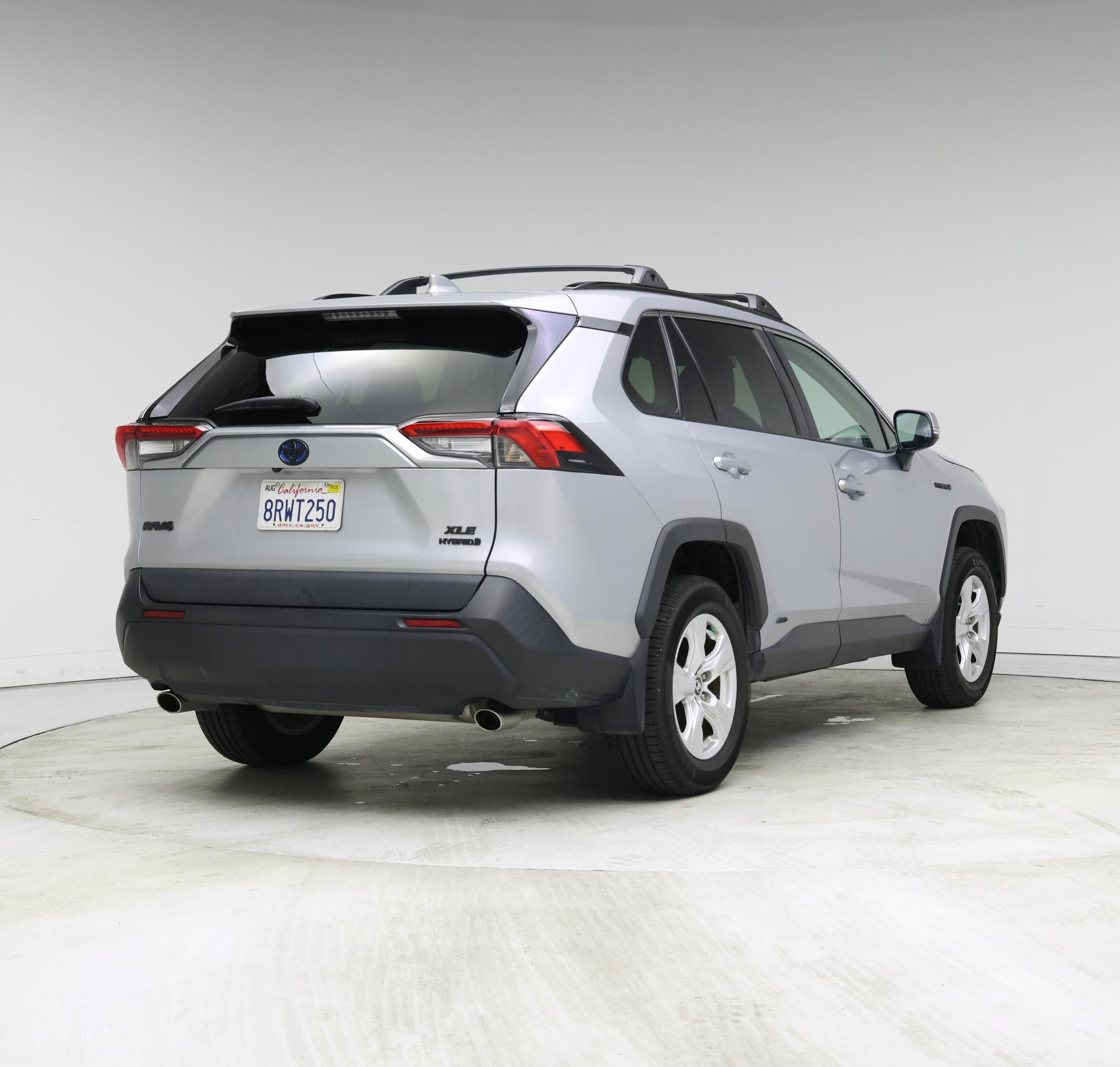 Thumbnail: 2020 Toyota RAV4 - 8