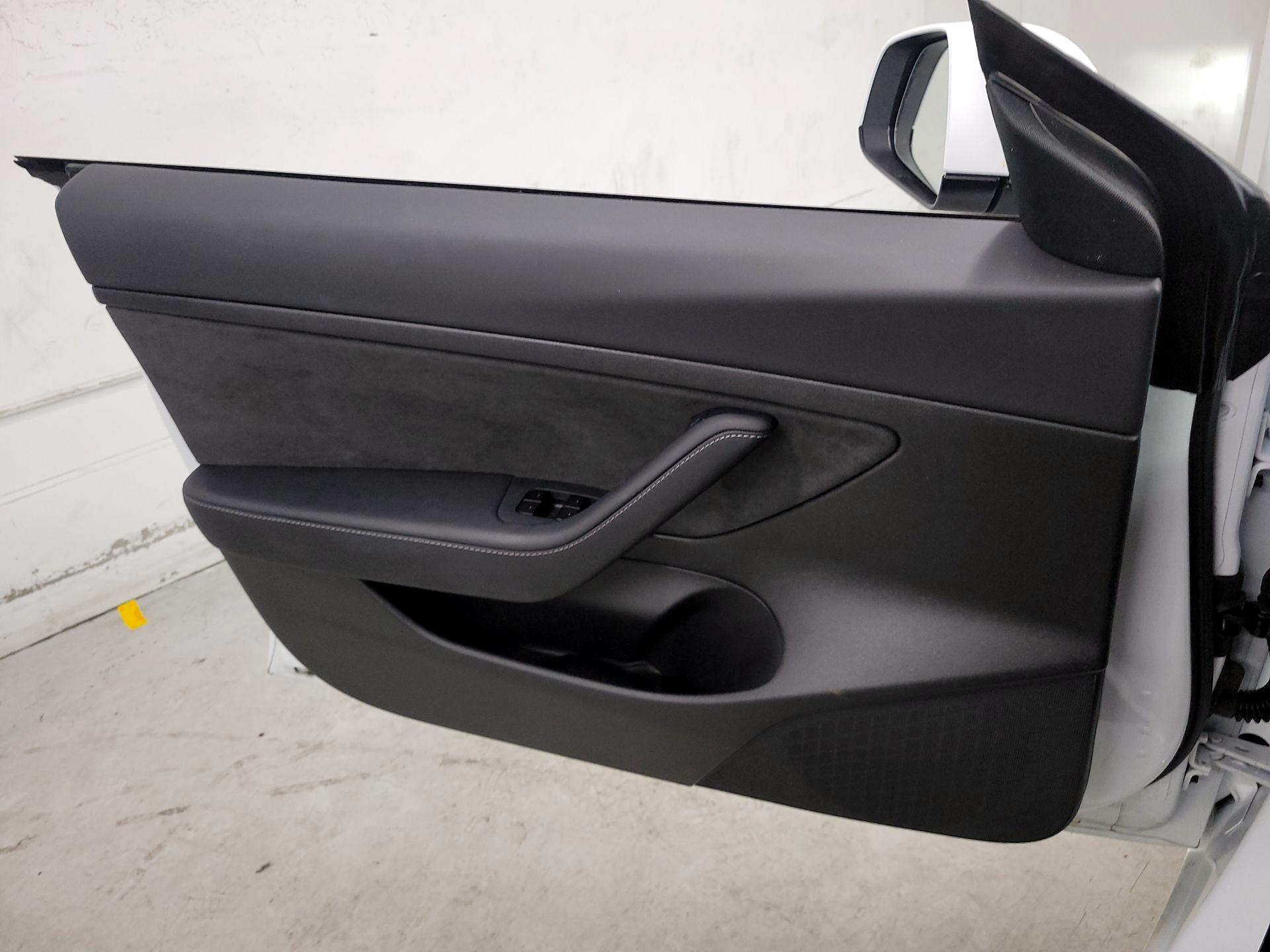 Thumbnail: 2021 Tesla Model 3 - 12