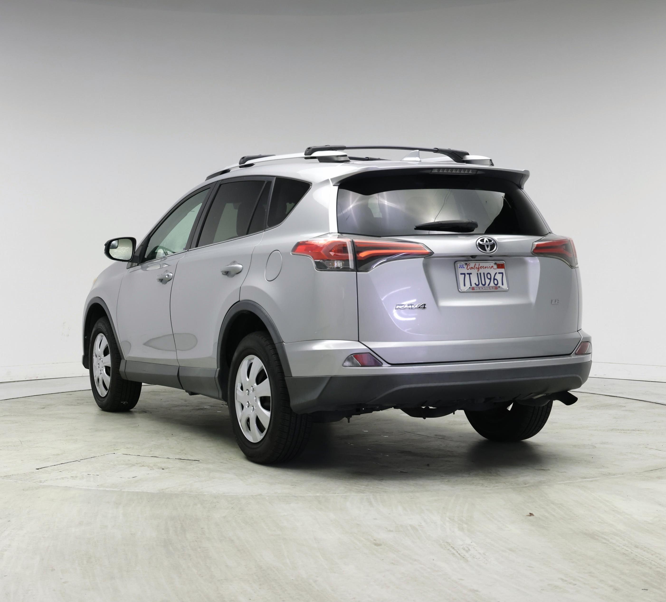 Thumbnail: 2016 Toyota RAV4 - 2