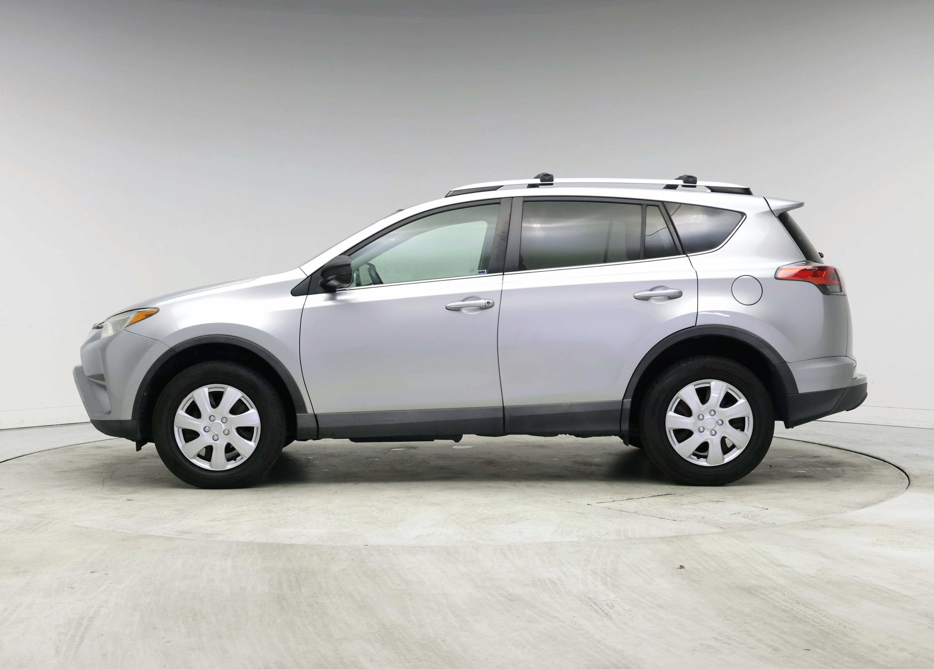 Thumbnail: 2016 Toyota RAV4 - 3