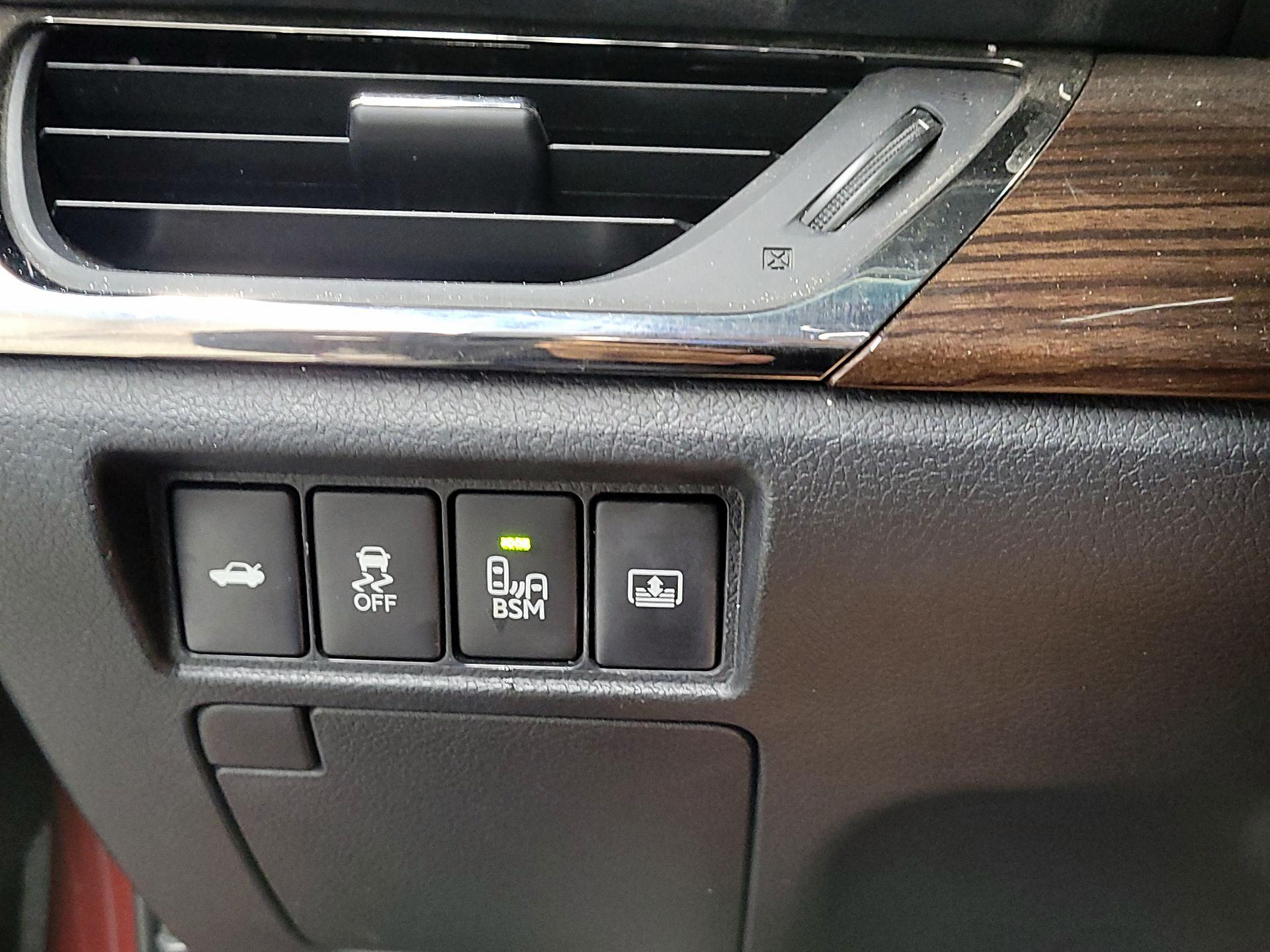 Thumbnail: 2013 Toyota Avalon - 13