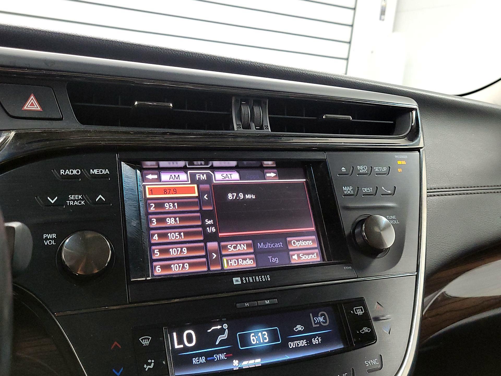 Thumbnail: 2013 Toyota Avalon - 14