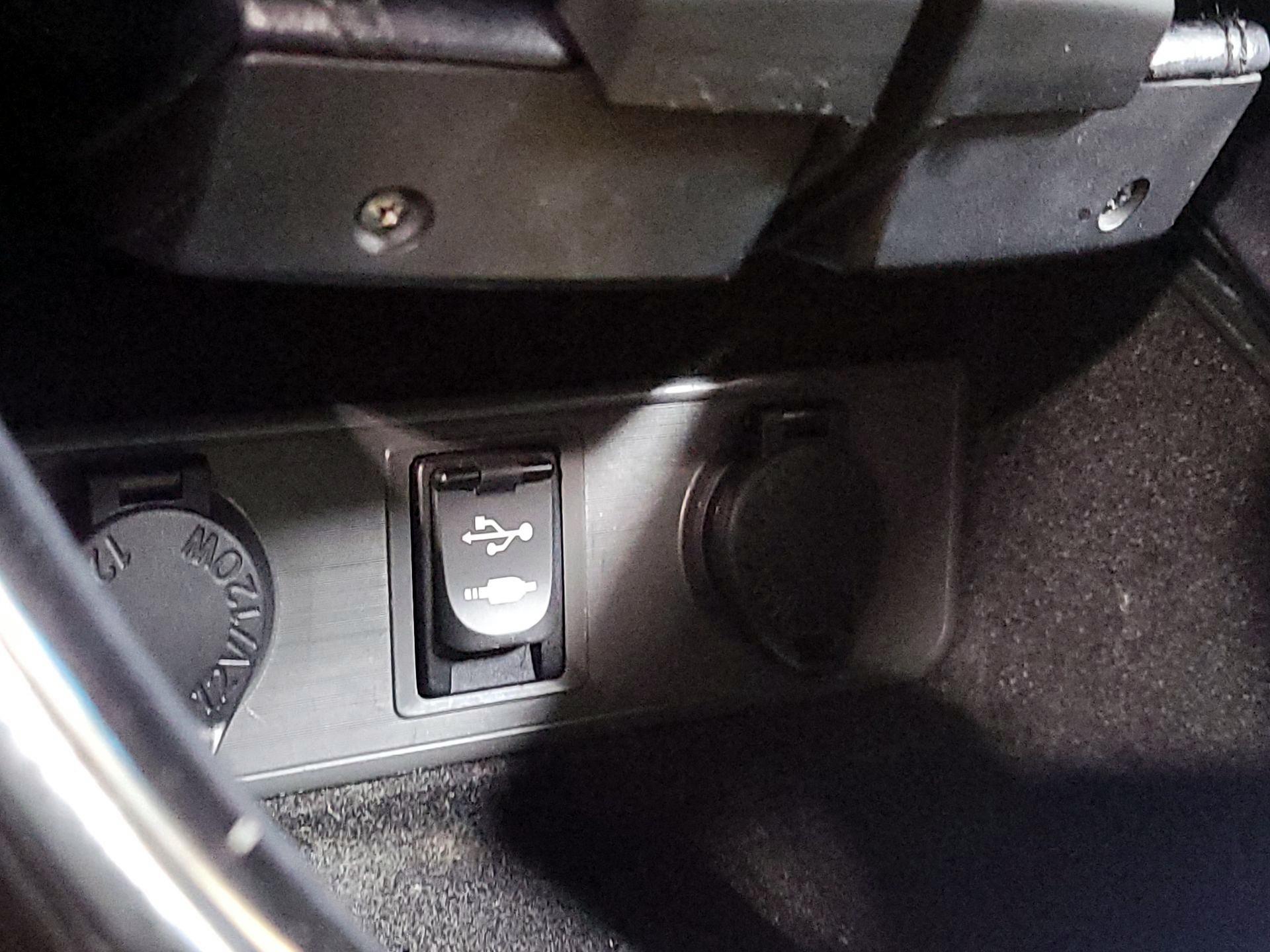 Thumbnail: 2013 Toyota Avalon - 17
