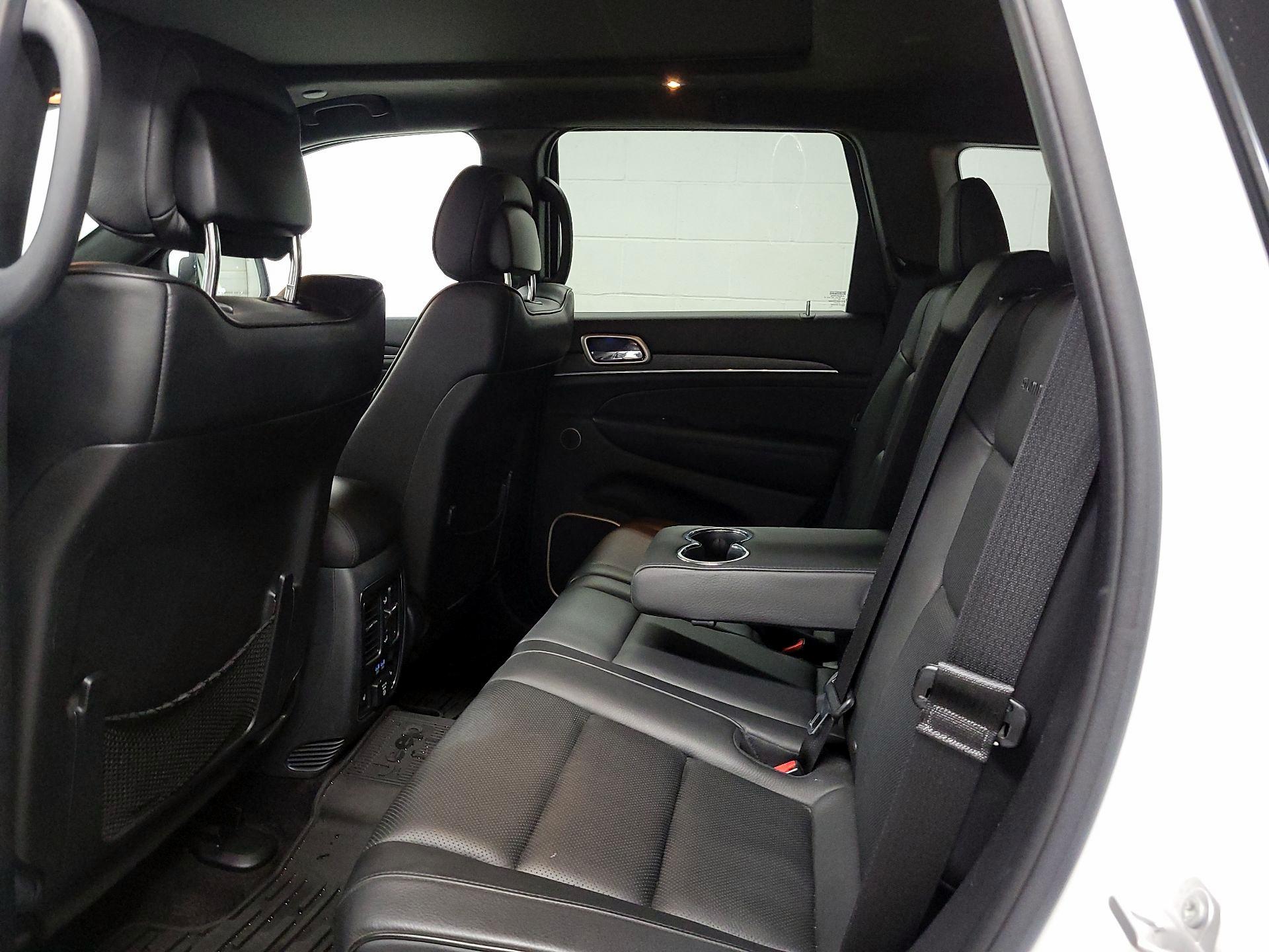 Thumbnail: 2016 Jeep Grand Cherokee - 16