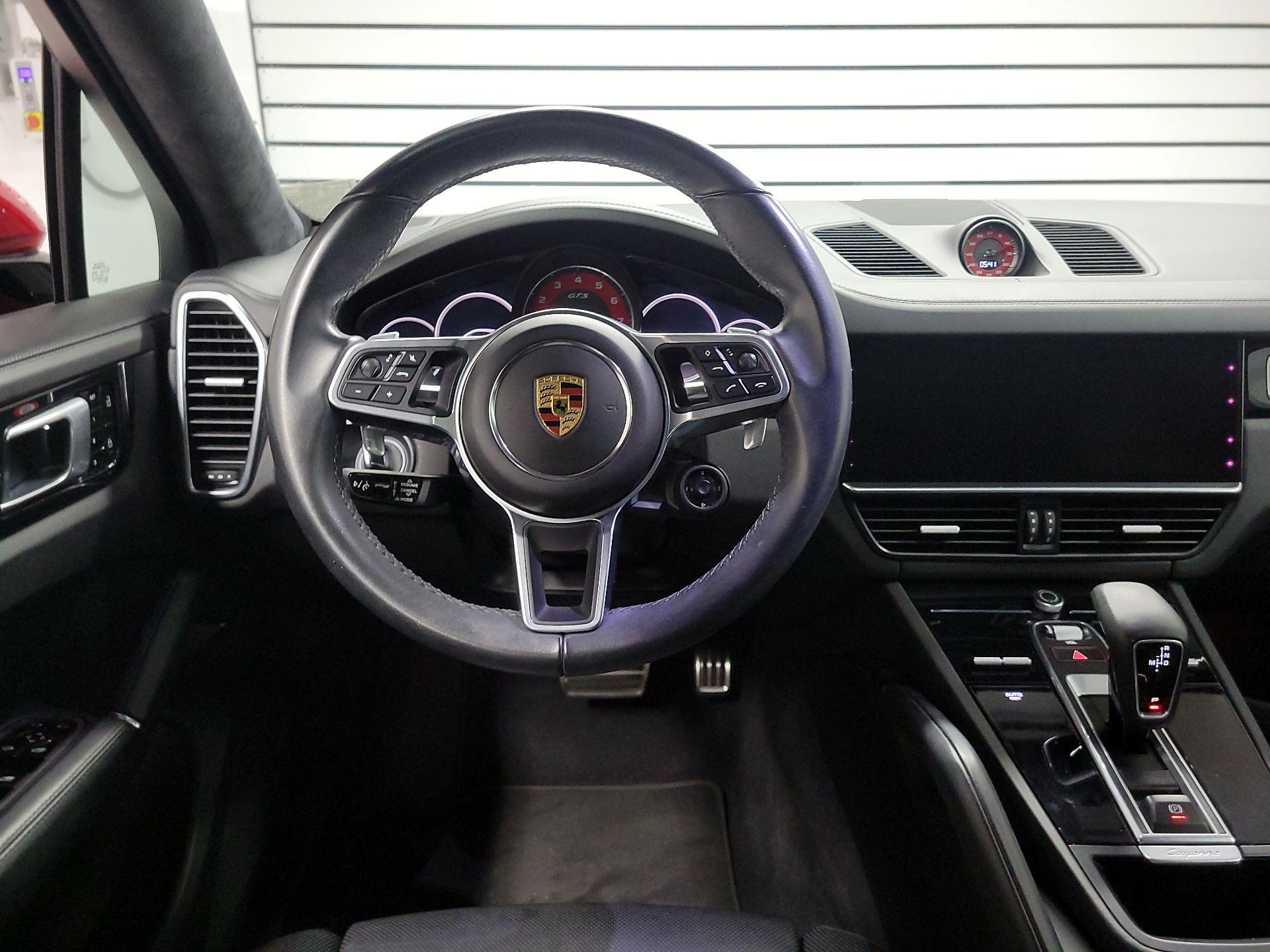 Thumbnail: 2021 Porsche Cayenne - 10