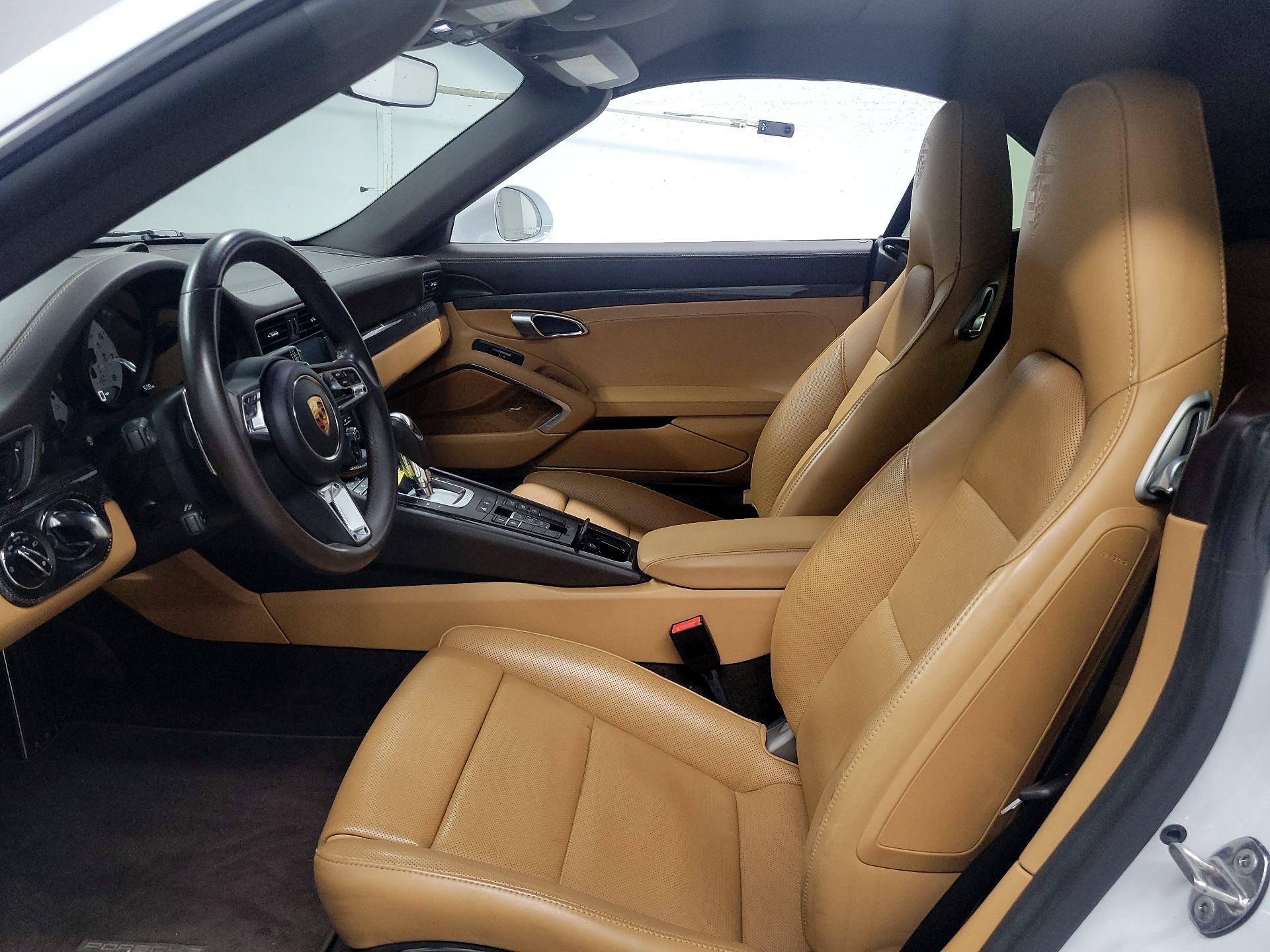 Thumbnail: 2019 Porsche 911 - 11