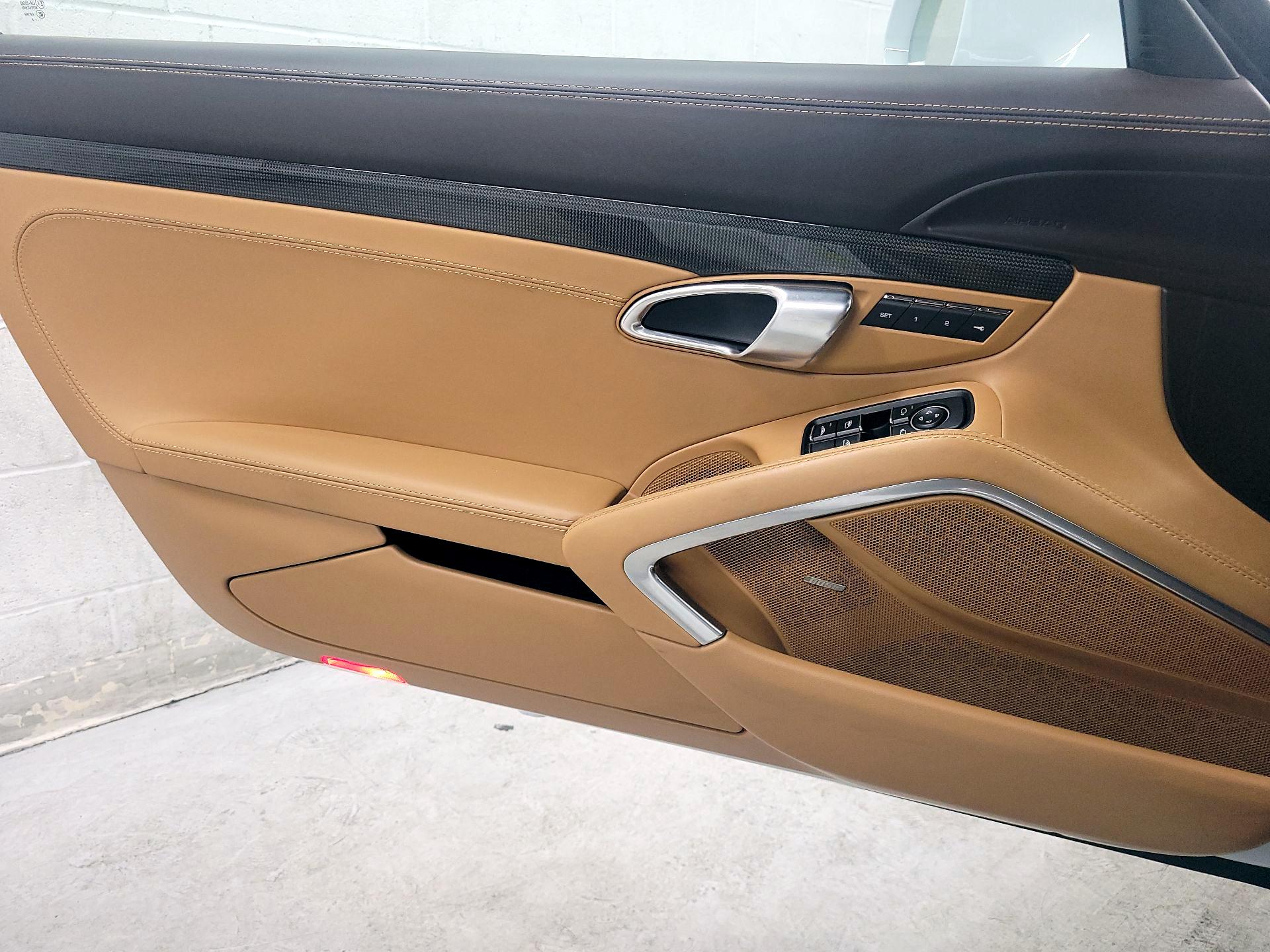 Thumbnail: 2019 Porsche 911 - 12