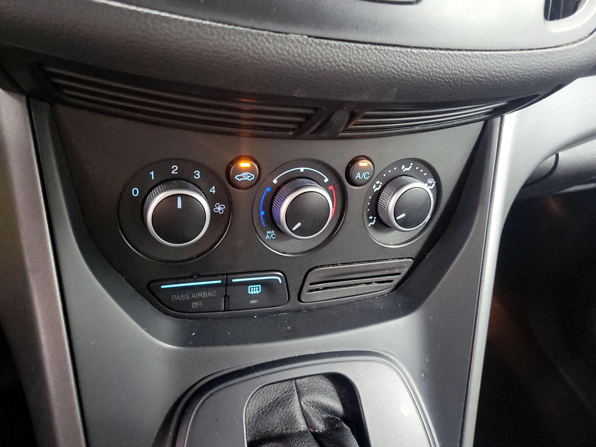 Thumbnail: 2014 Ford Escape - 15