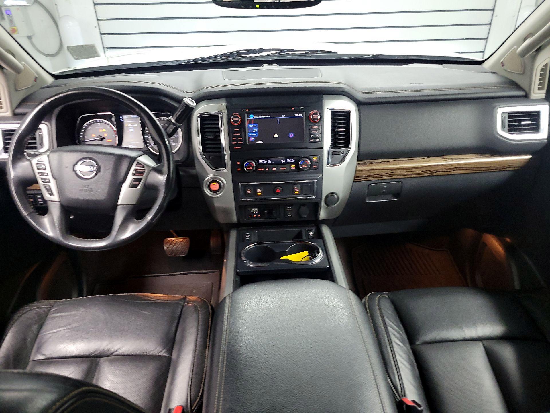 Thumbnail: 2016 Nissan Titan - 9