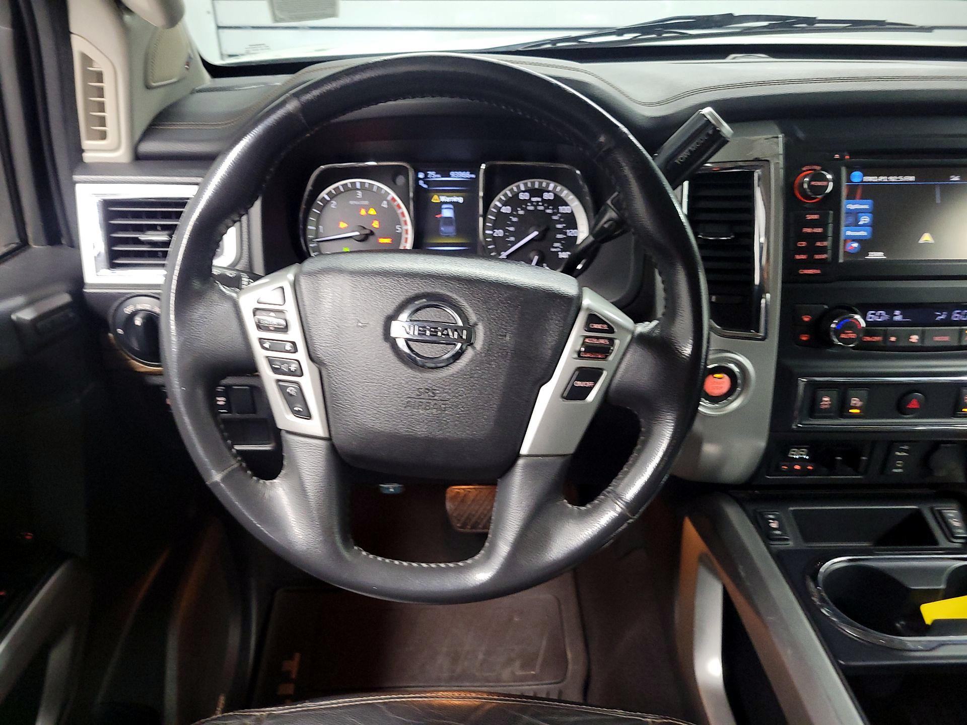Thumbnail: 2016 Nissan Titan - 10