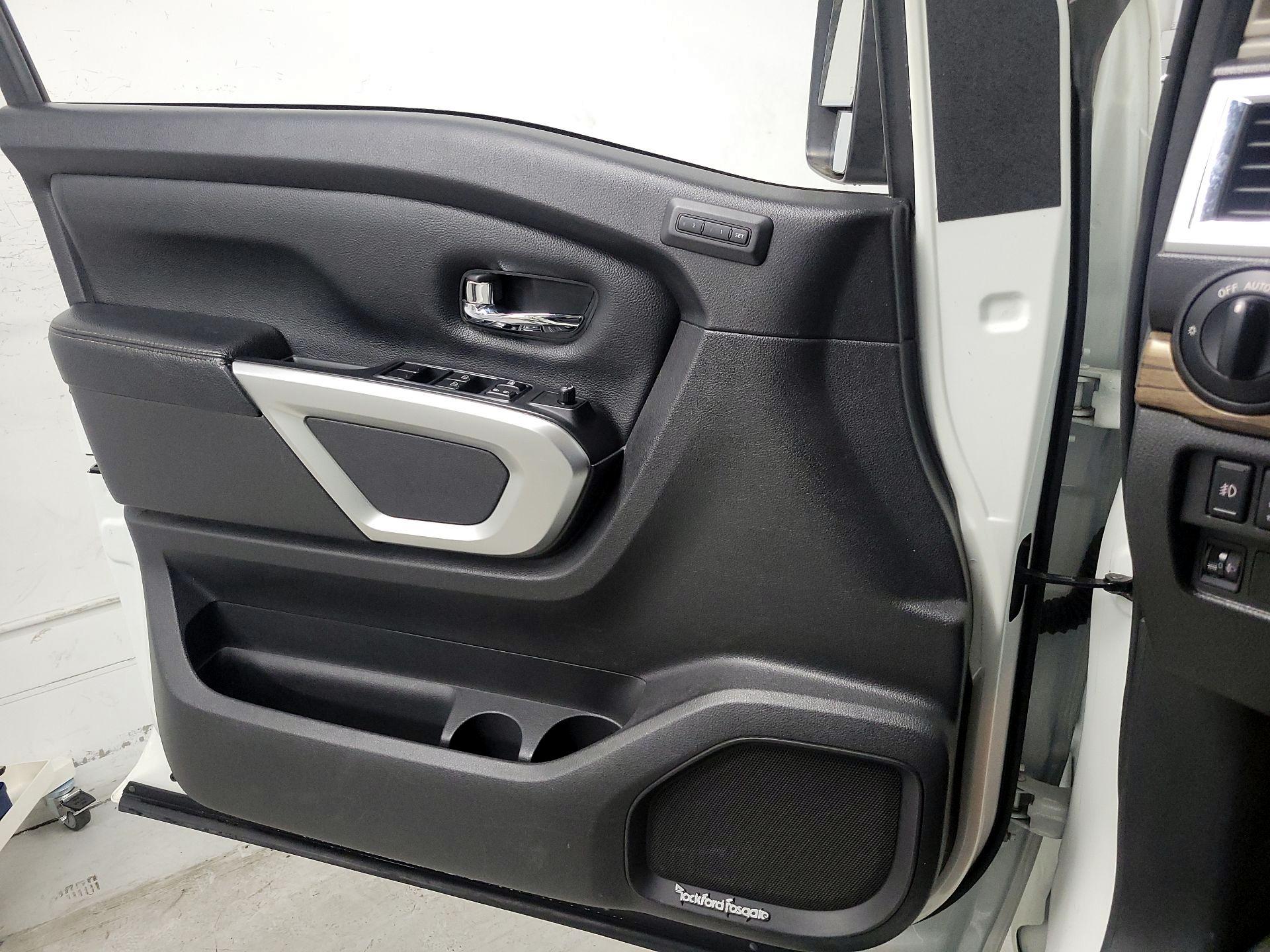 Thumbnail: 2016 Nissan Titan - 12