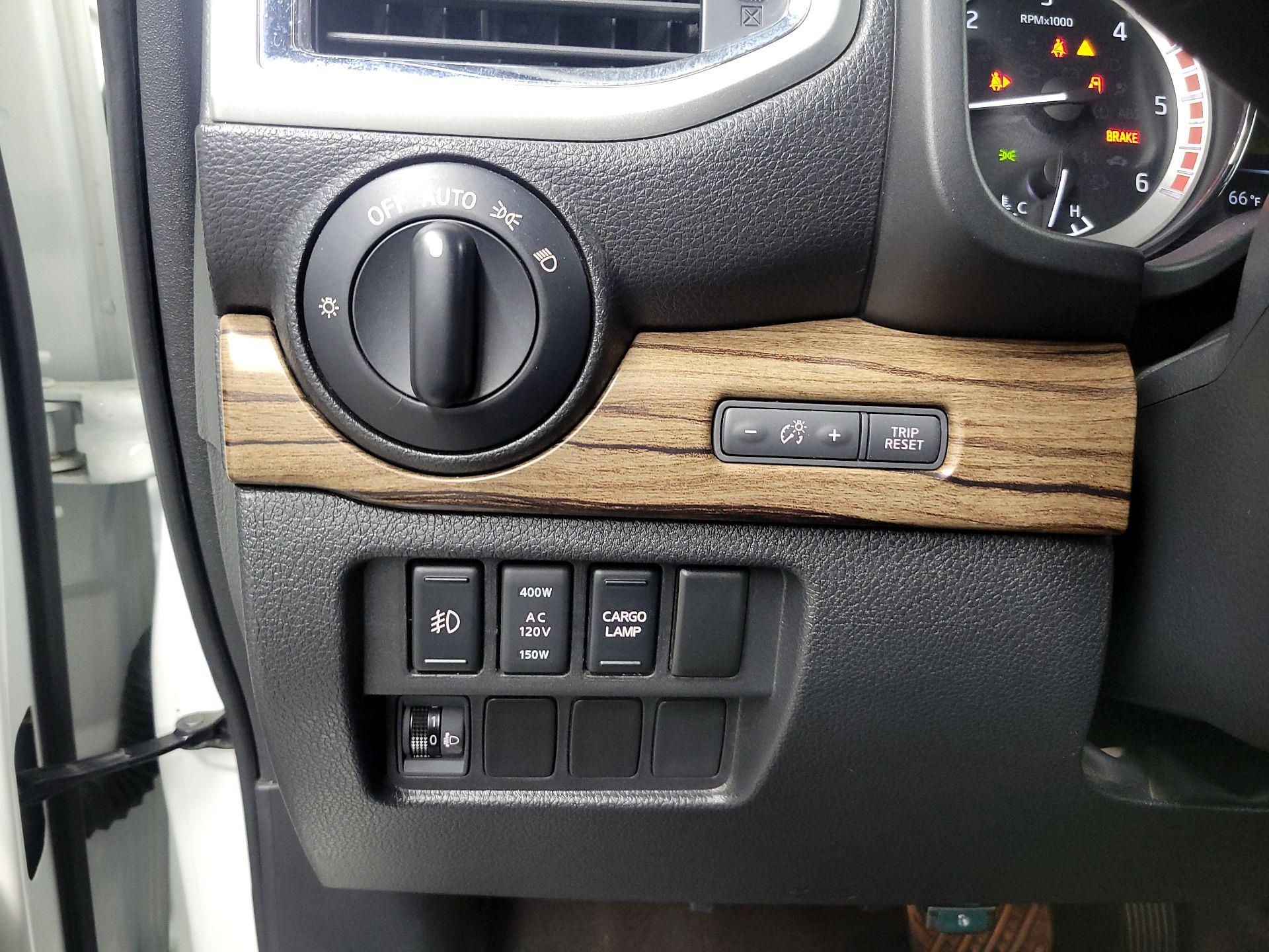 Thumbnail: 2016 Nissan Titan - 13