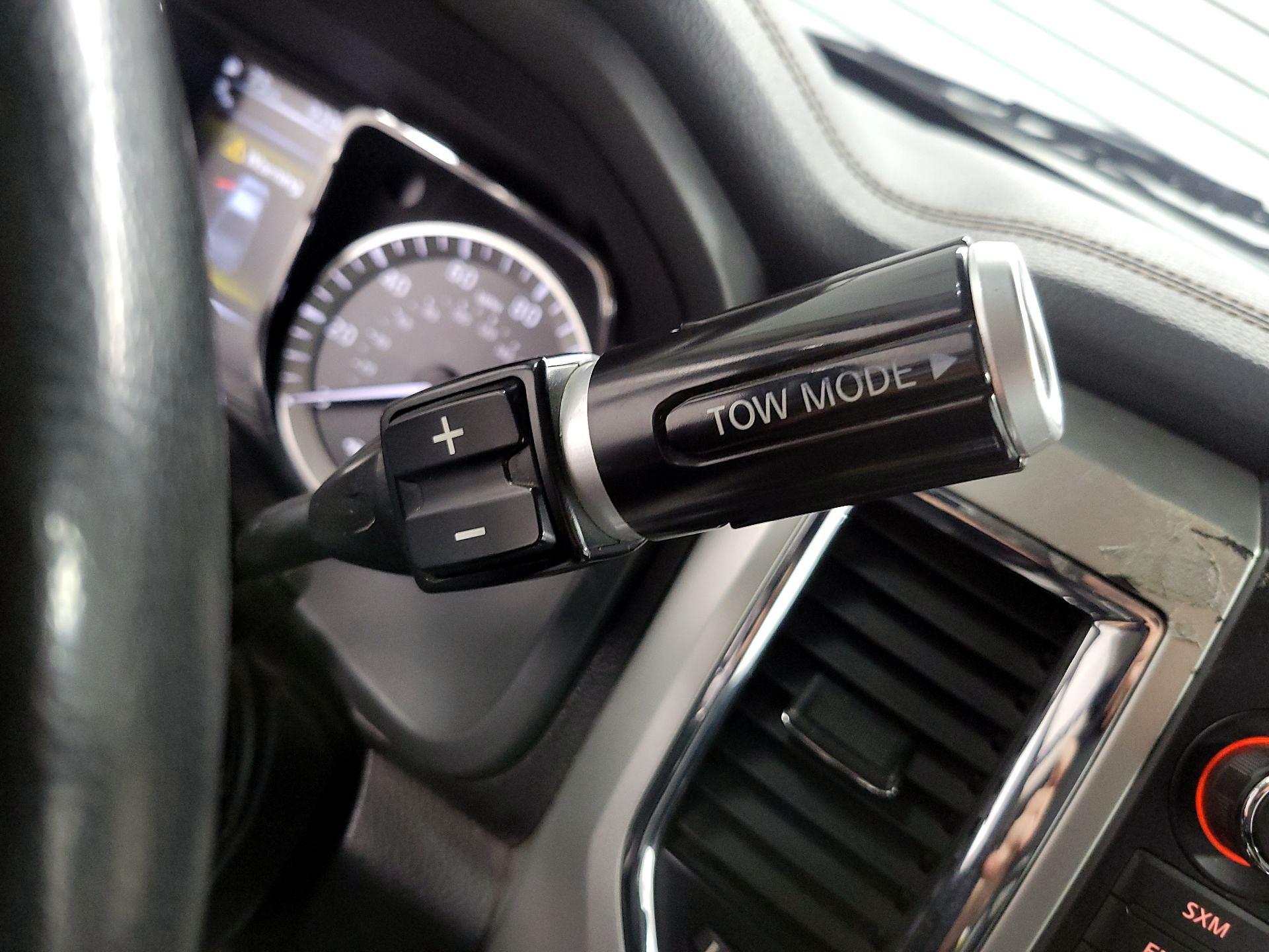 Thumbnail: 2016 Nissan Titan - 18