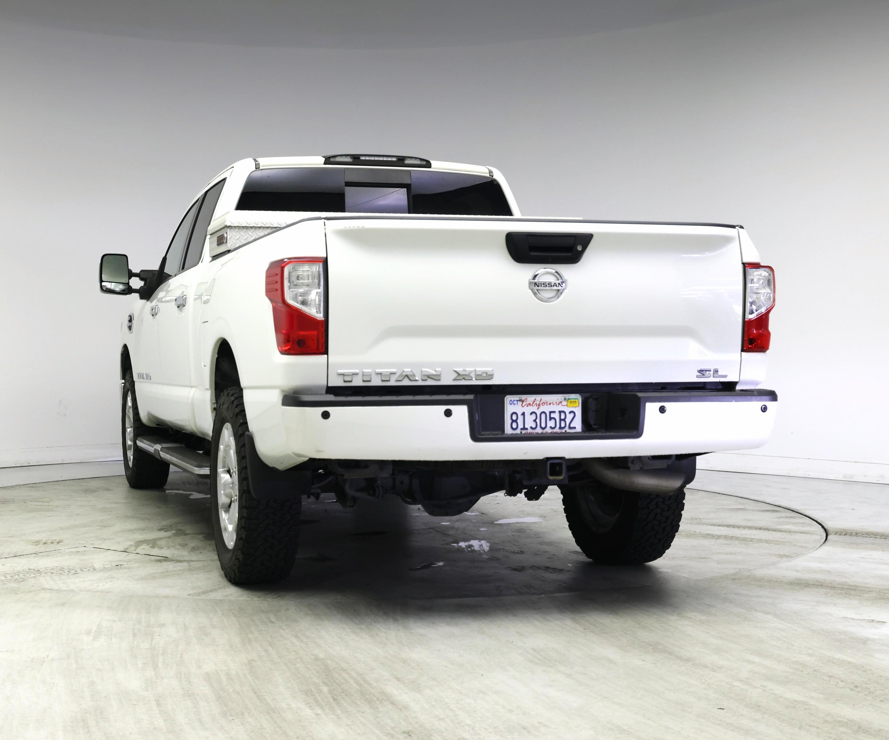 Thumbnail: 2016 Nissan Titan - 6