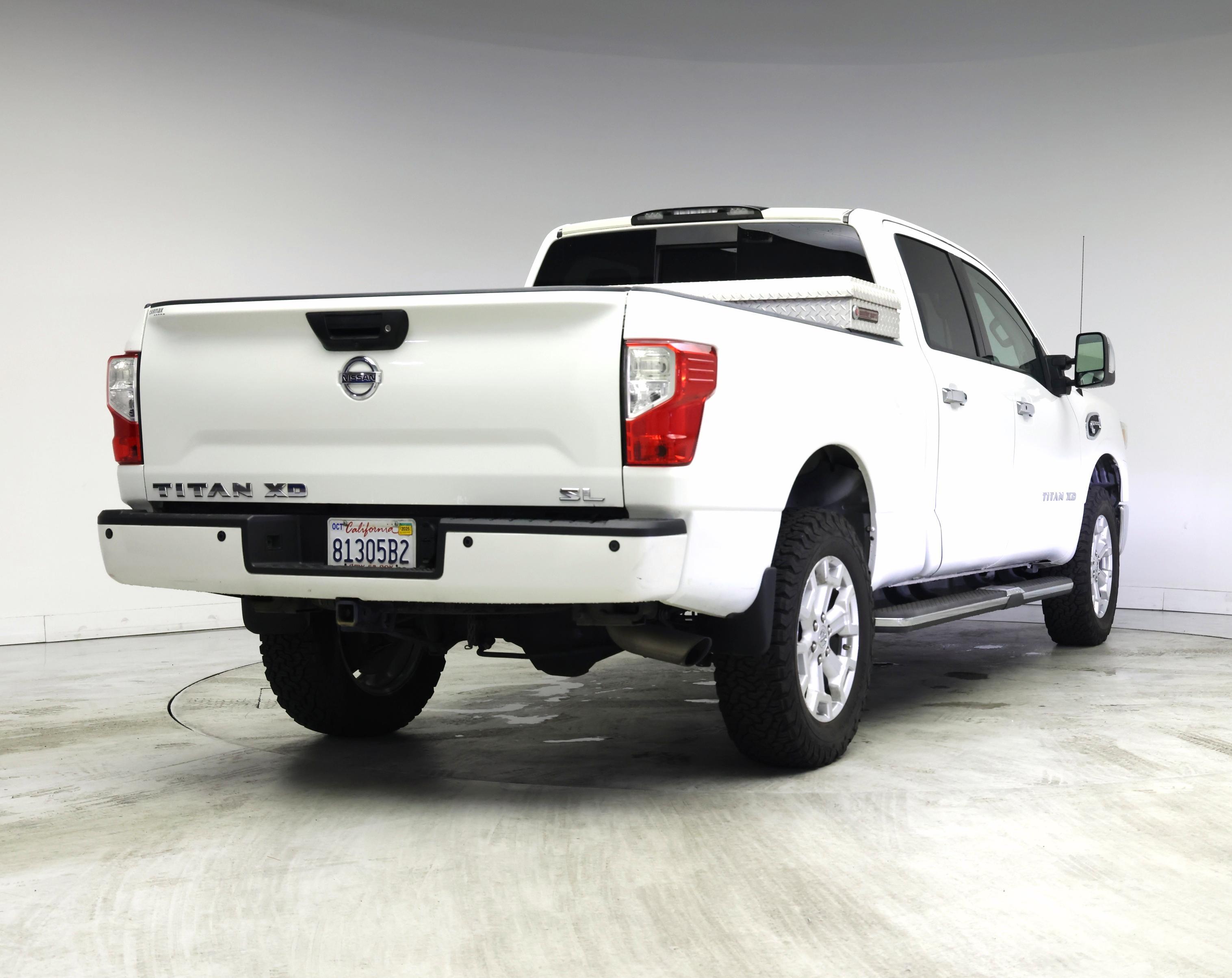 Thumbnail: 2016 Nissan Titan - 8