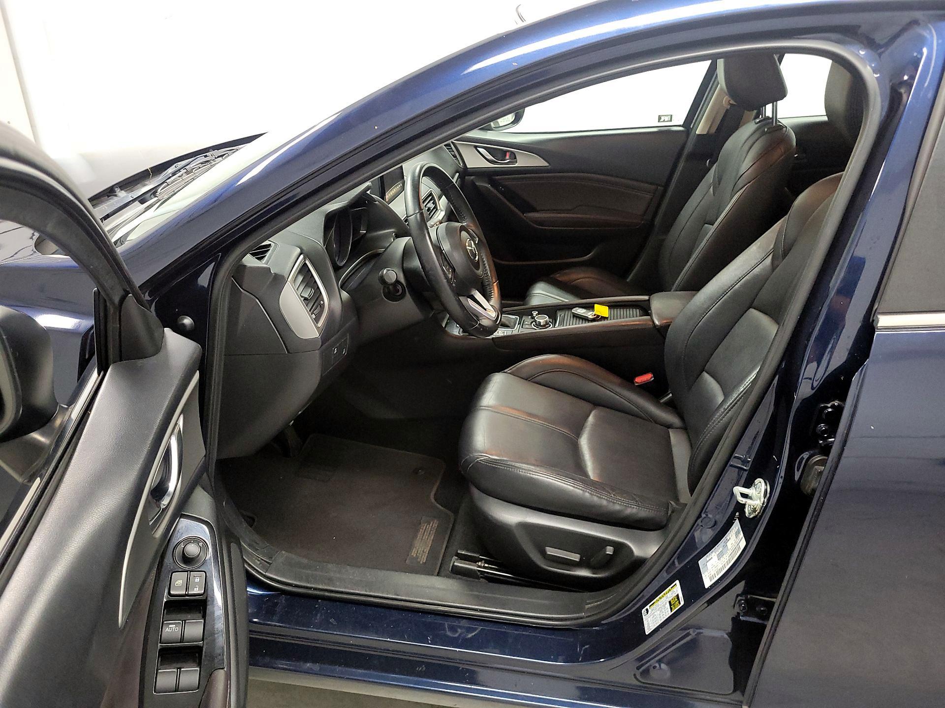 Thumbnail: 2018 Mazda Mazda3 - 11