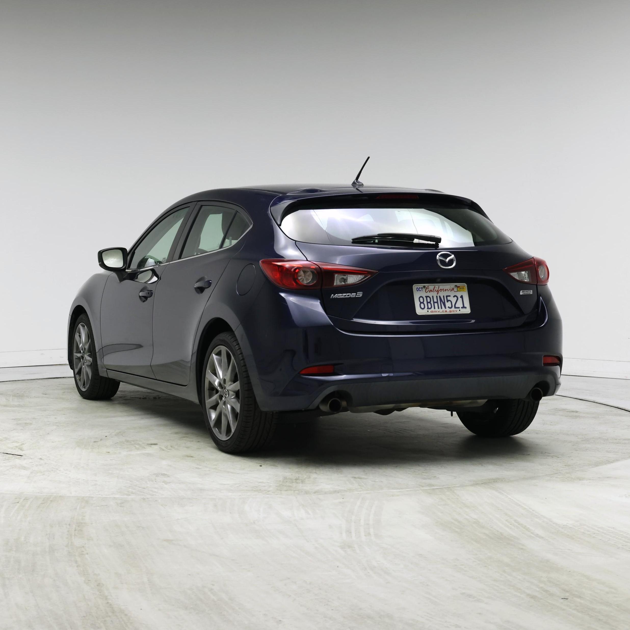 Thumbnail: 2018 Mazda Mazda3 - 2