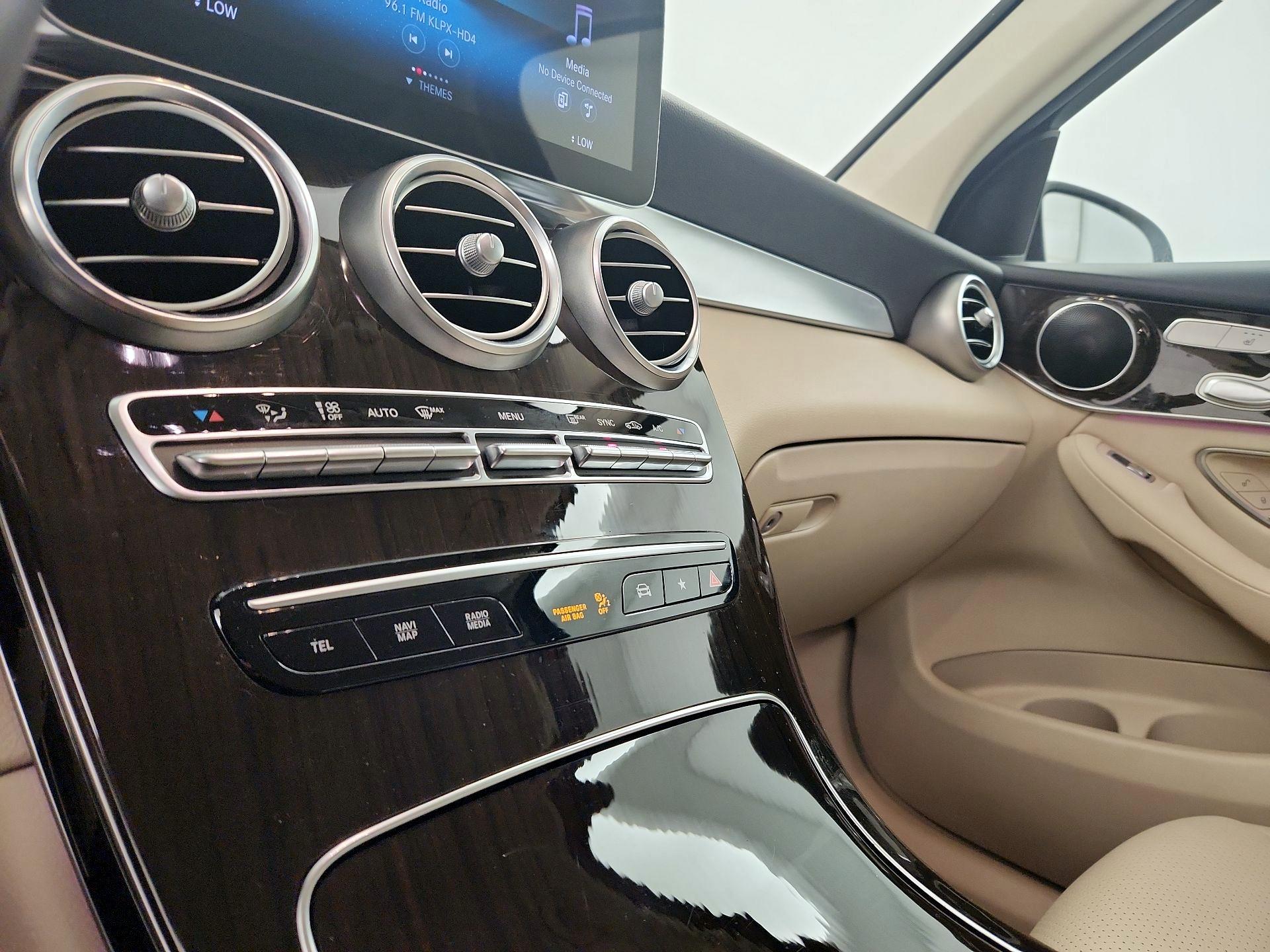 Thumbnail: 2020 Mercedes-Benz GLC - 16