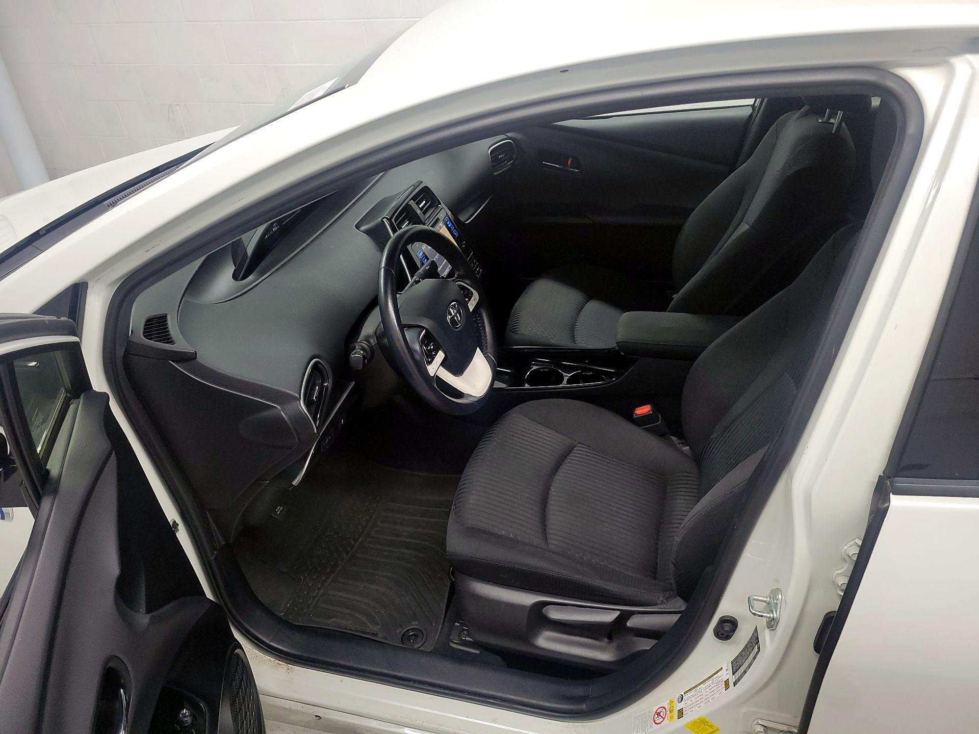 Thumbnail: 2019 Toyota Prius Prime - 11