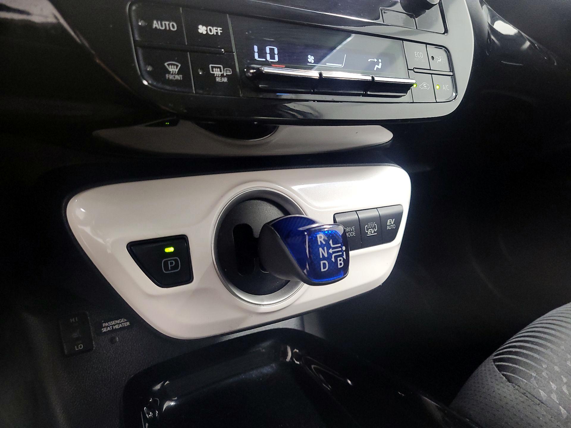Thumbnail: 2019 Toyota Prius Prime - 16