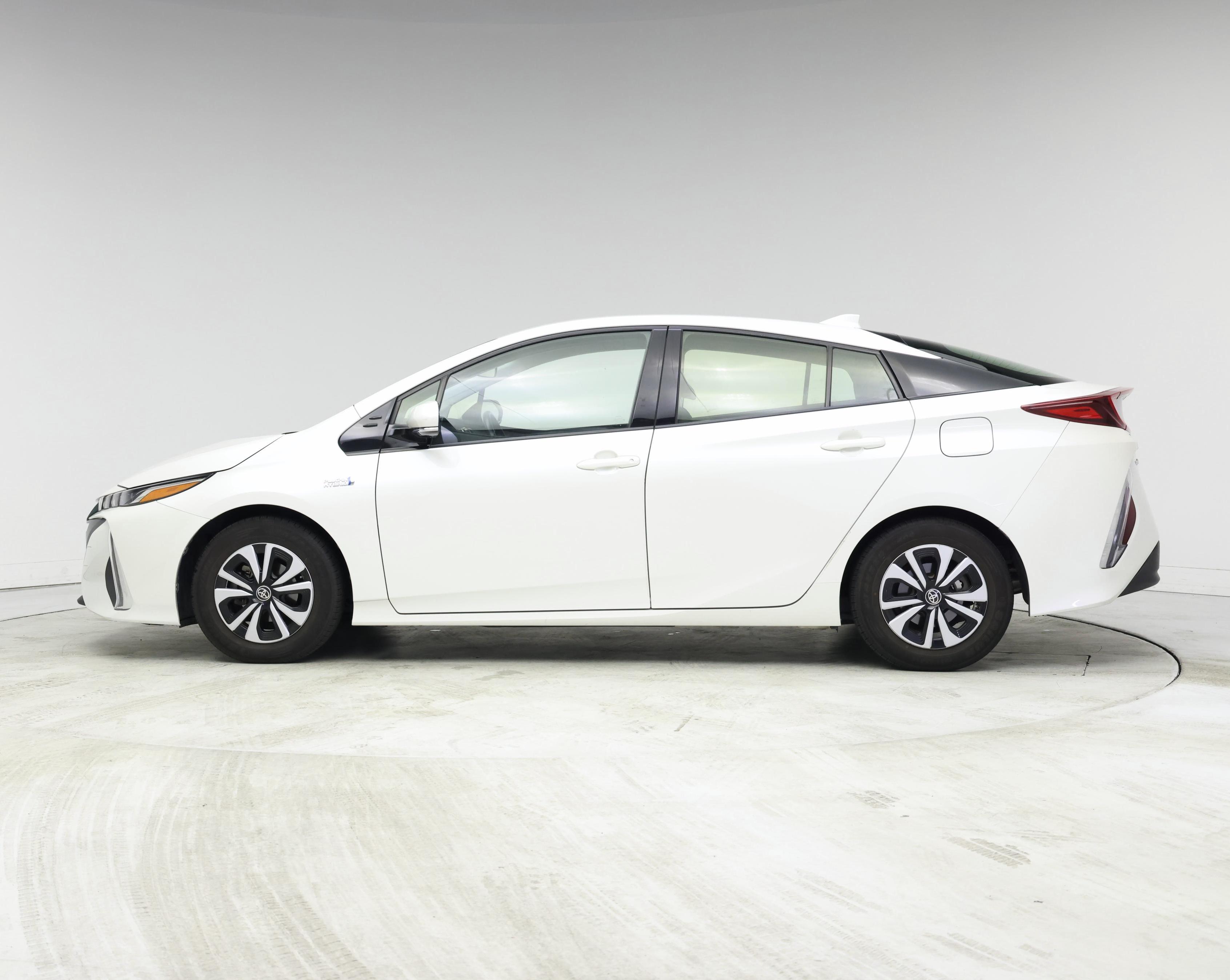 Thumbnail: 2019 Toyota Prius Prime - 3